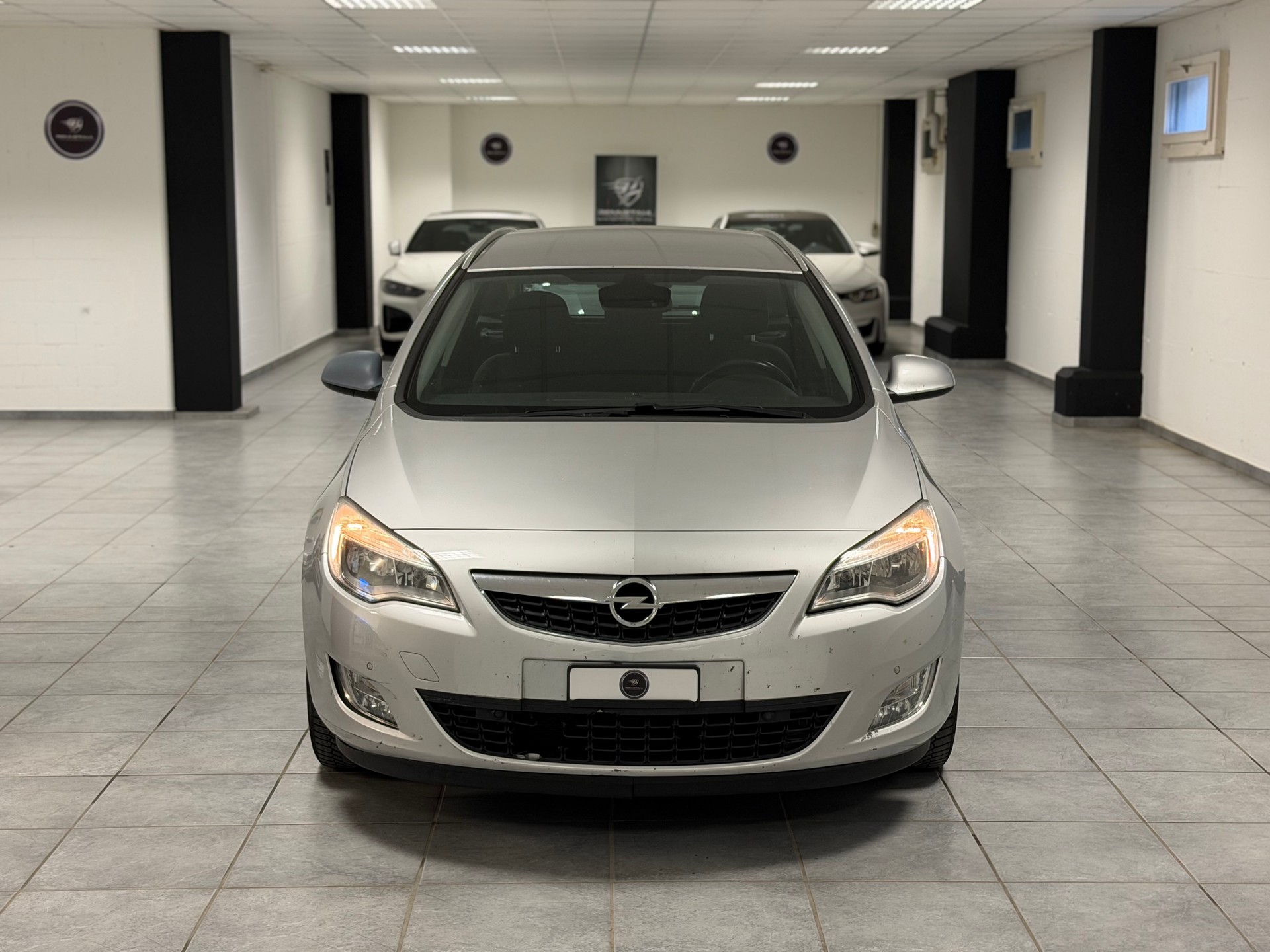 OPEL Astra 1.4i 16V Turbo Anniversary Edition Automatic-showroom-element-2