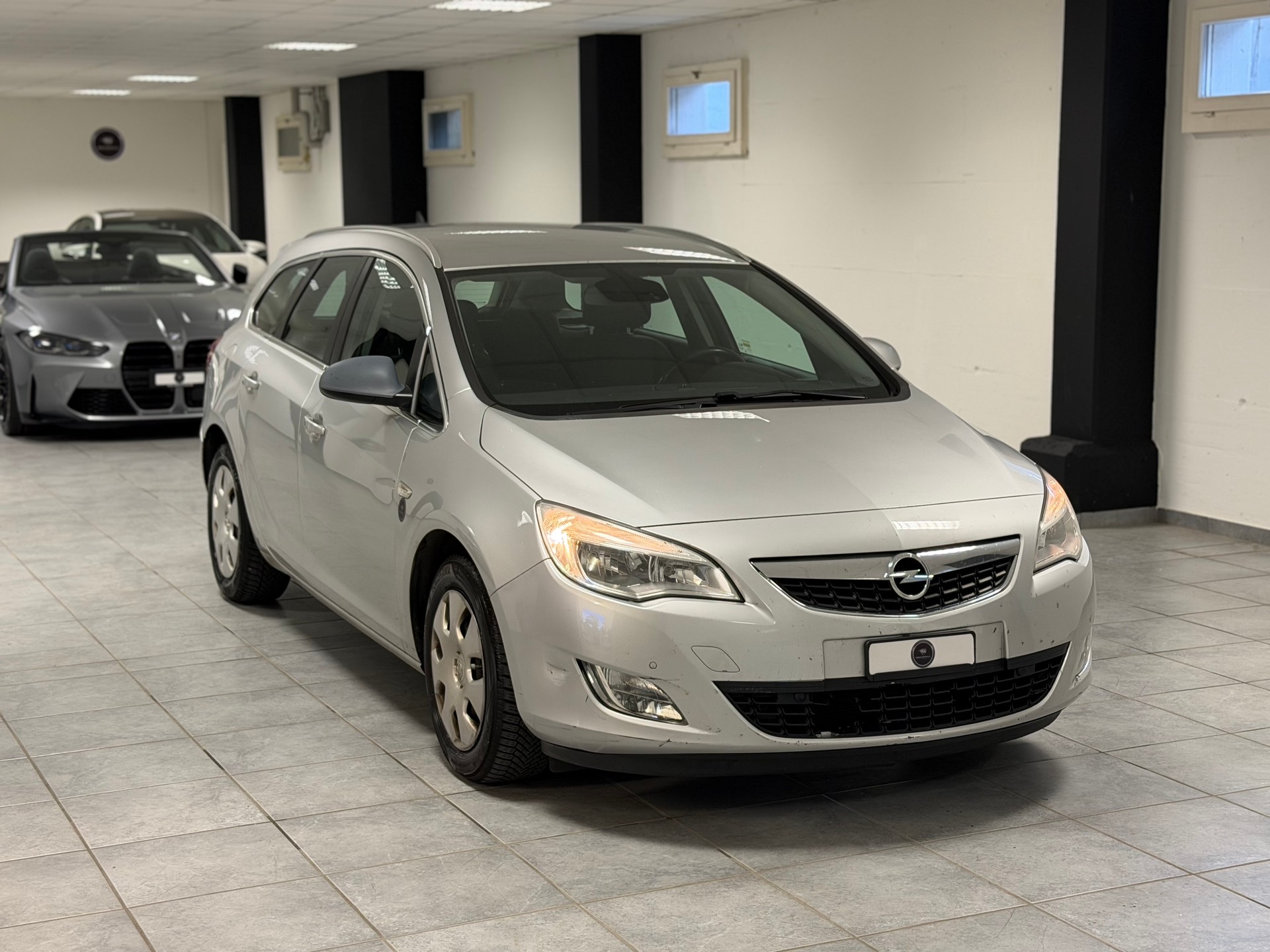 OPEL Astra 1.4i 16V Turbo Anniversary Edition Automatic-image-5