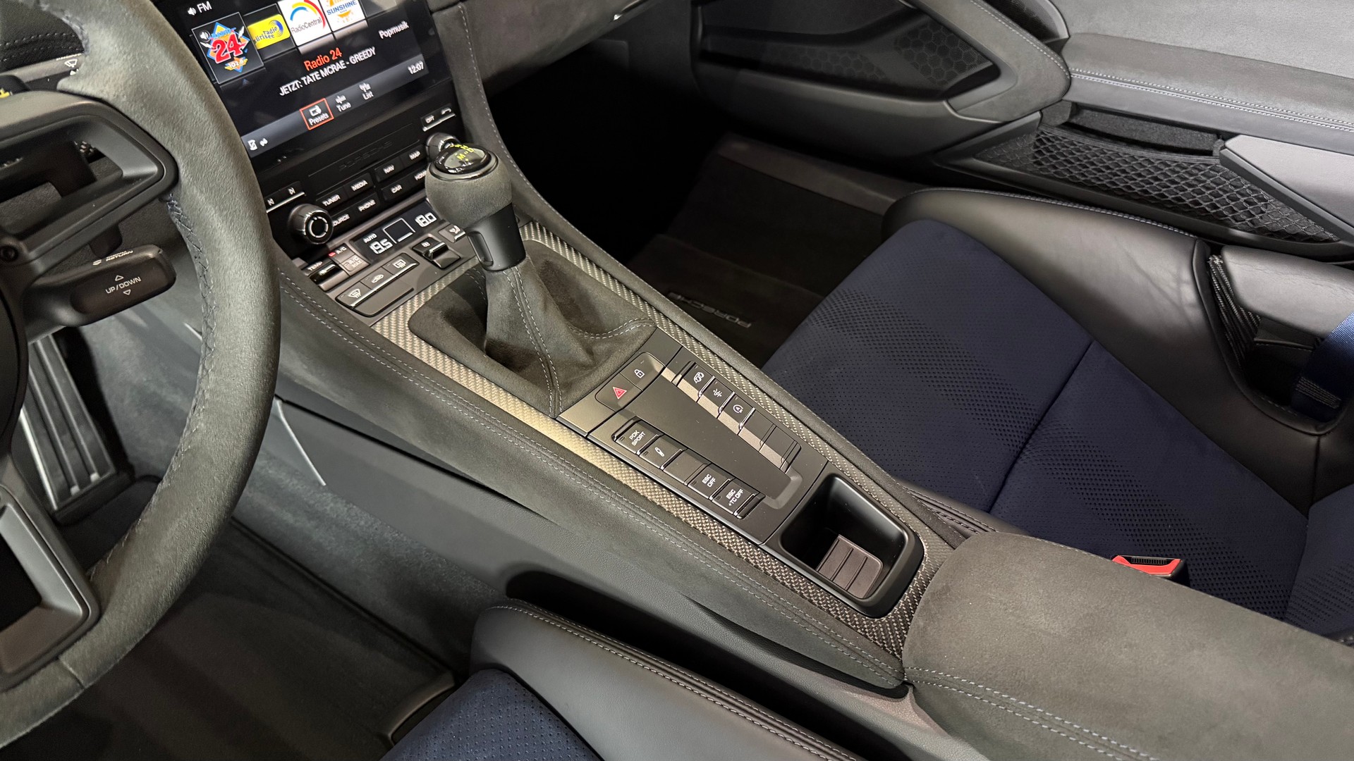 PORSCHE 718 Cayman GT4 RS PDK Weissach-image-13