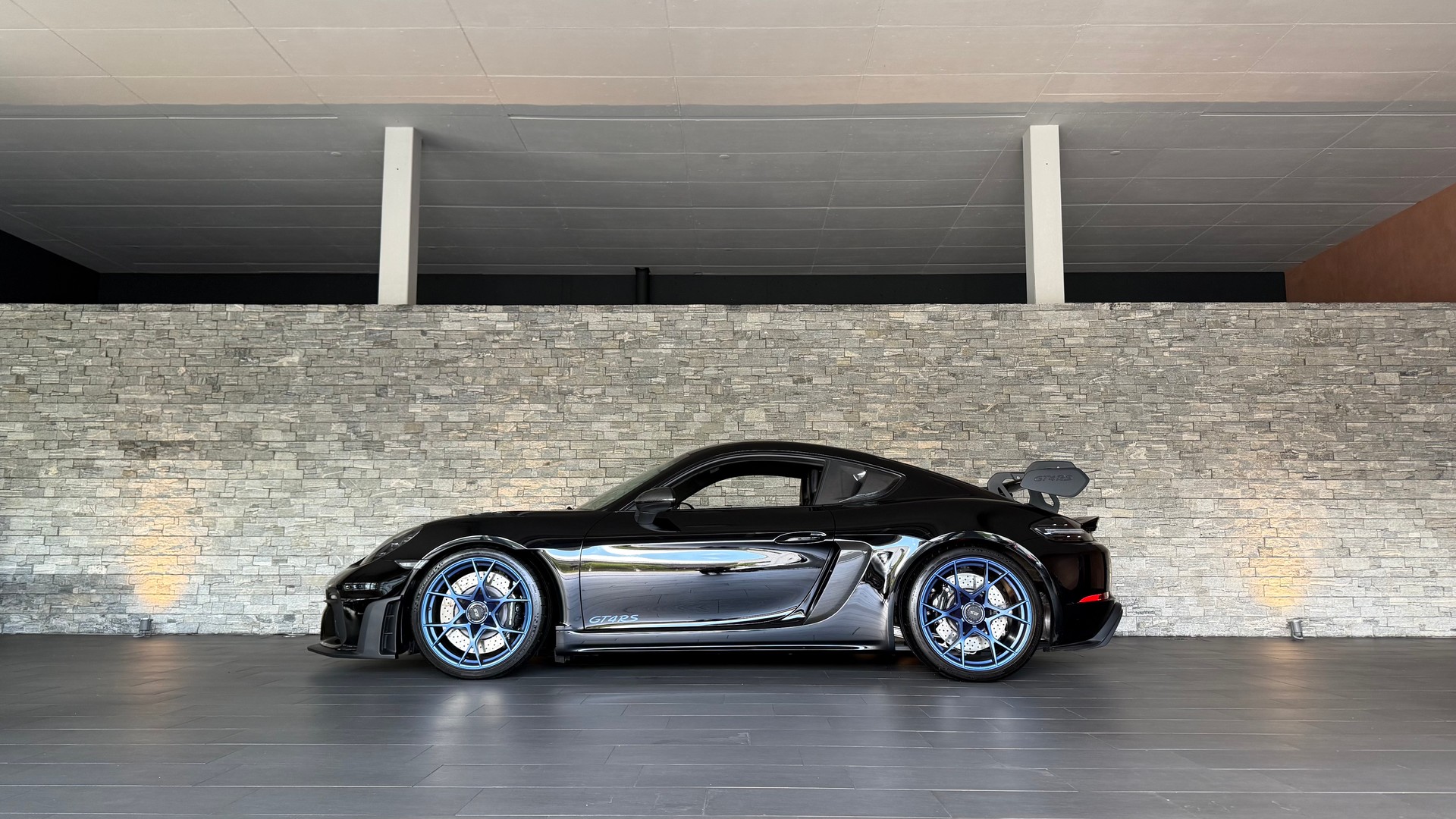 PORSCHE 718 Cayman GT4 RS PDK Weissach-image-1