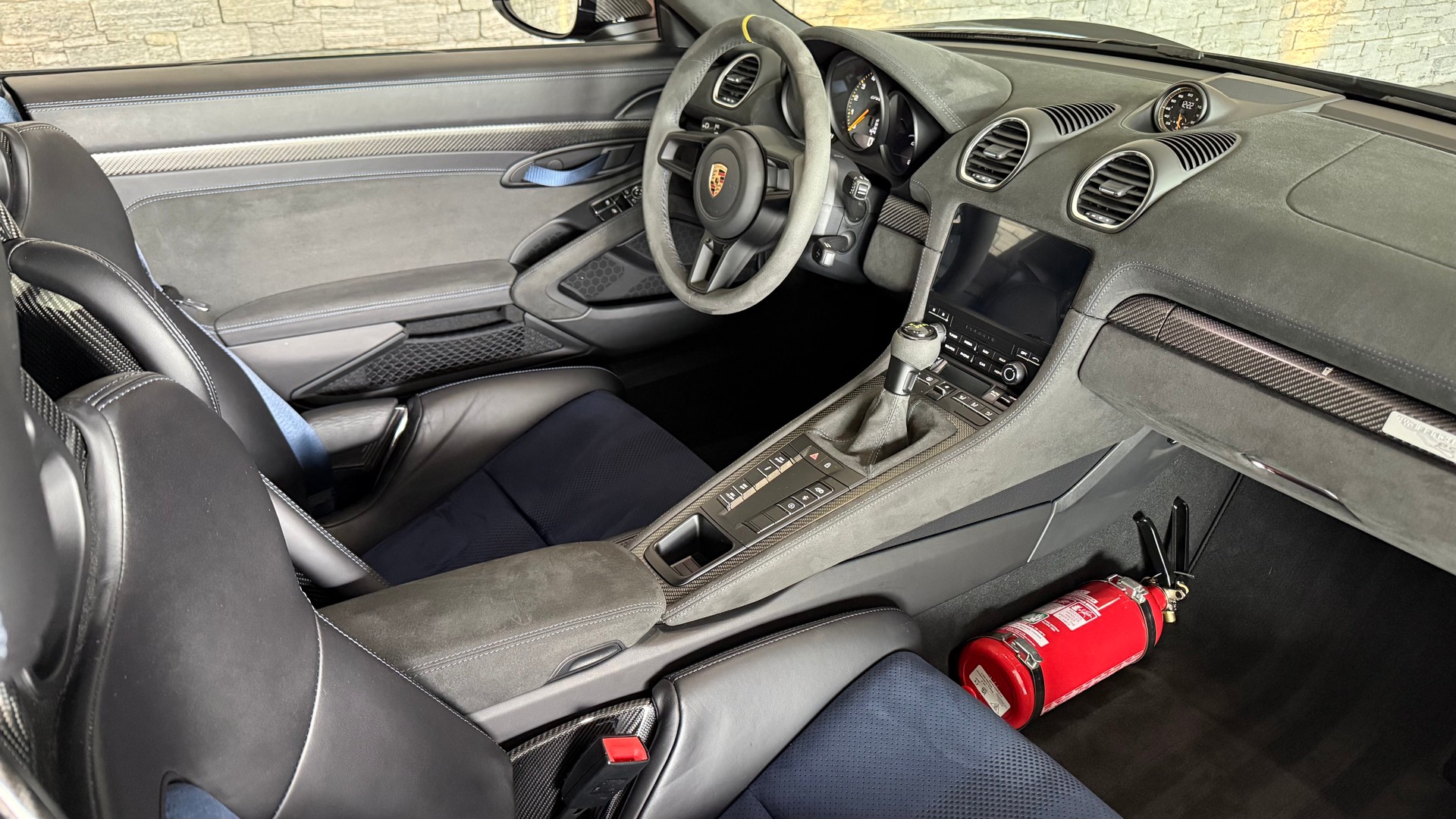 PORSCHE 718 Cayman GT4 RS PDK Weissach-image-11