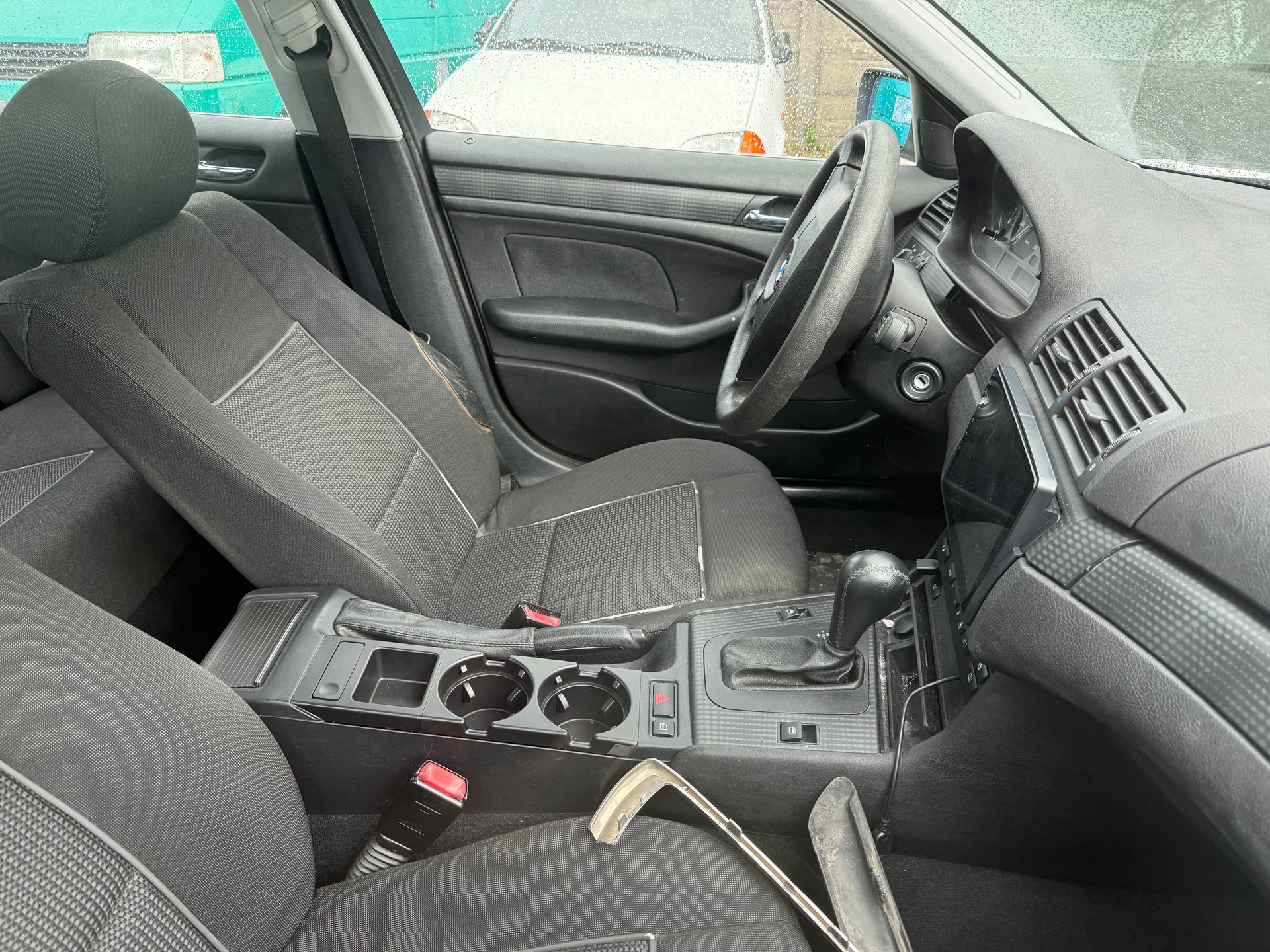 BMW 320-image-4