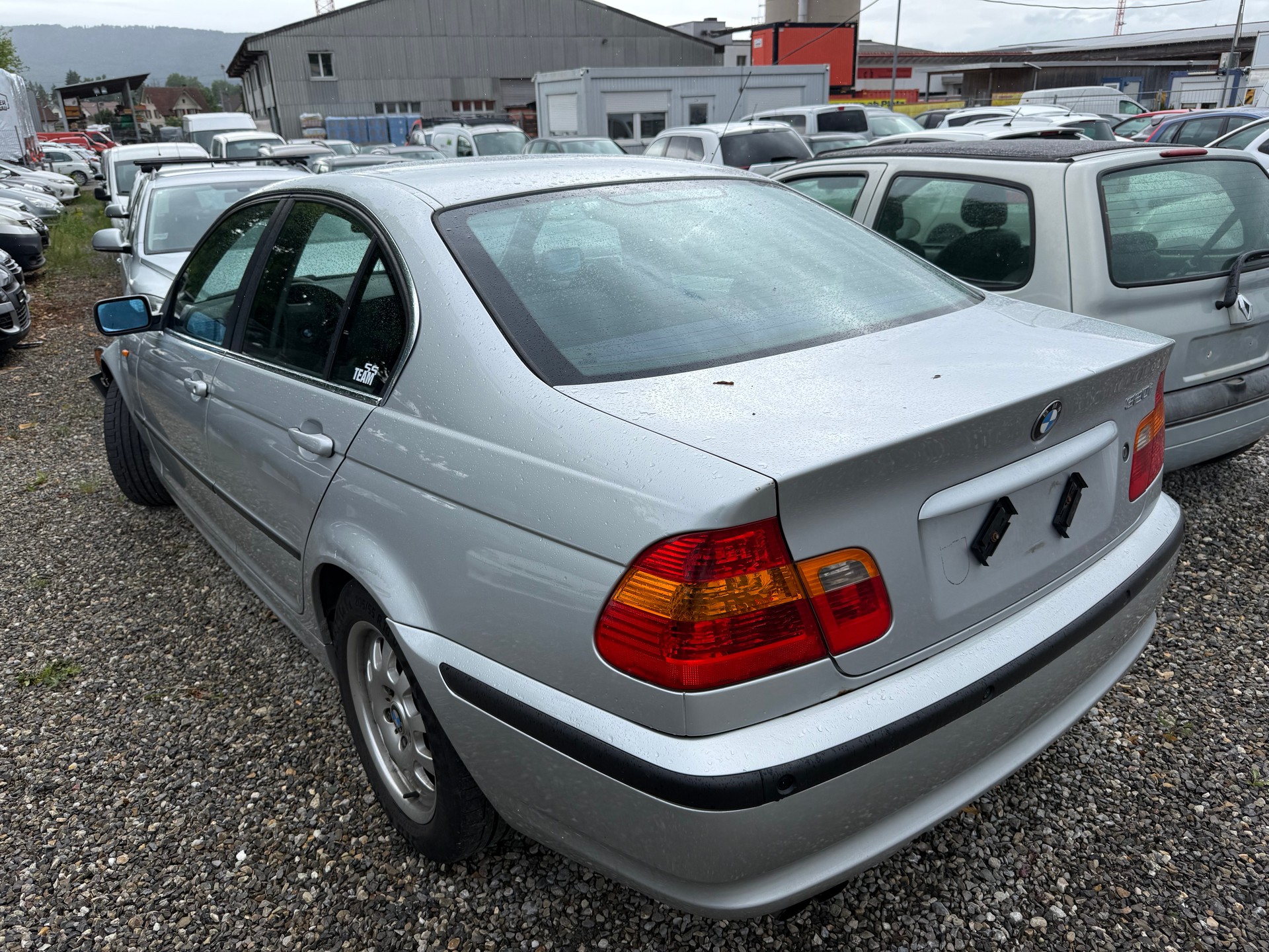 BMW 320-image-1