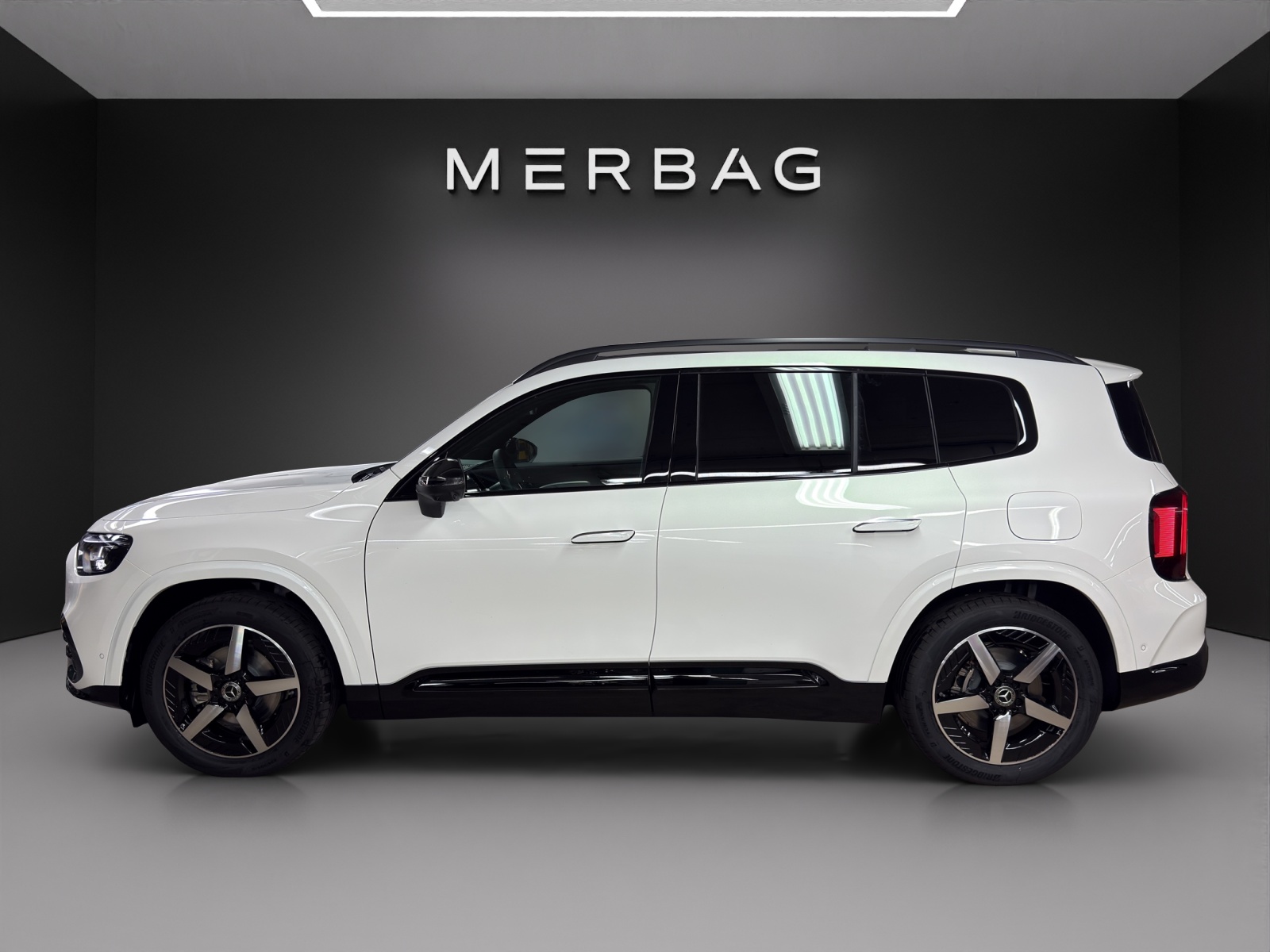 MERCEDES-BENZ GLB 220 4Matic 8G-Tronic-image-1