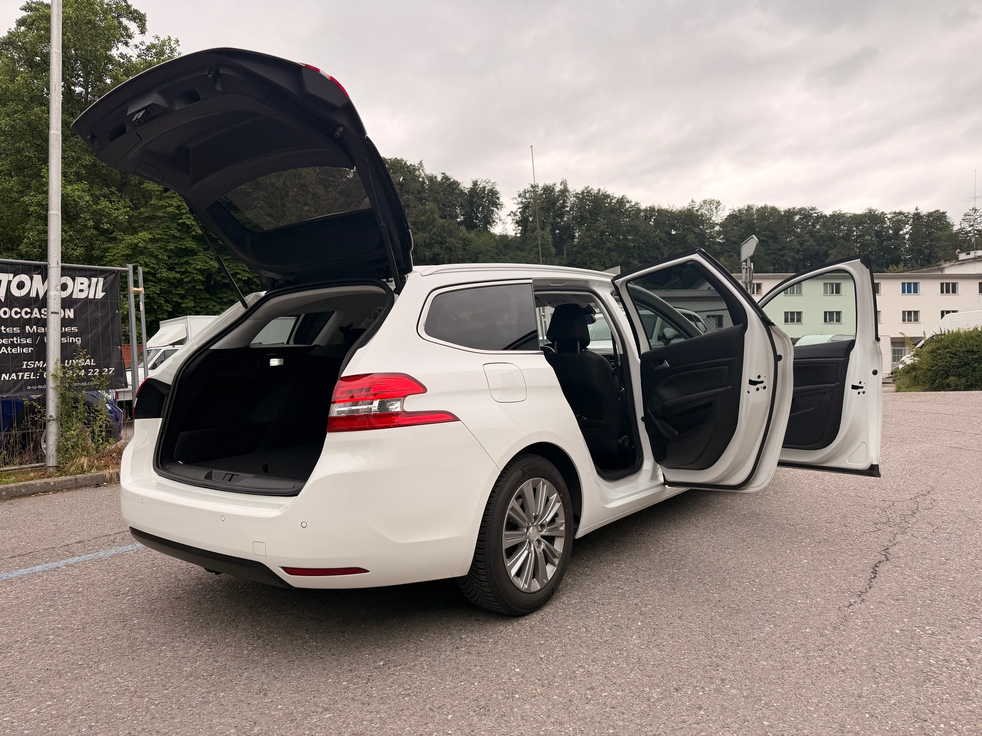 PEUGEOT 308 SW 1.5 BlueHDI Active Pack EAT8-image-19
