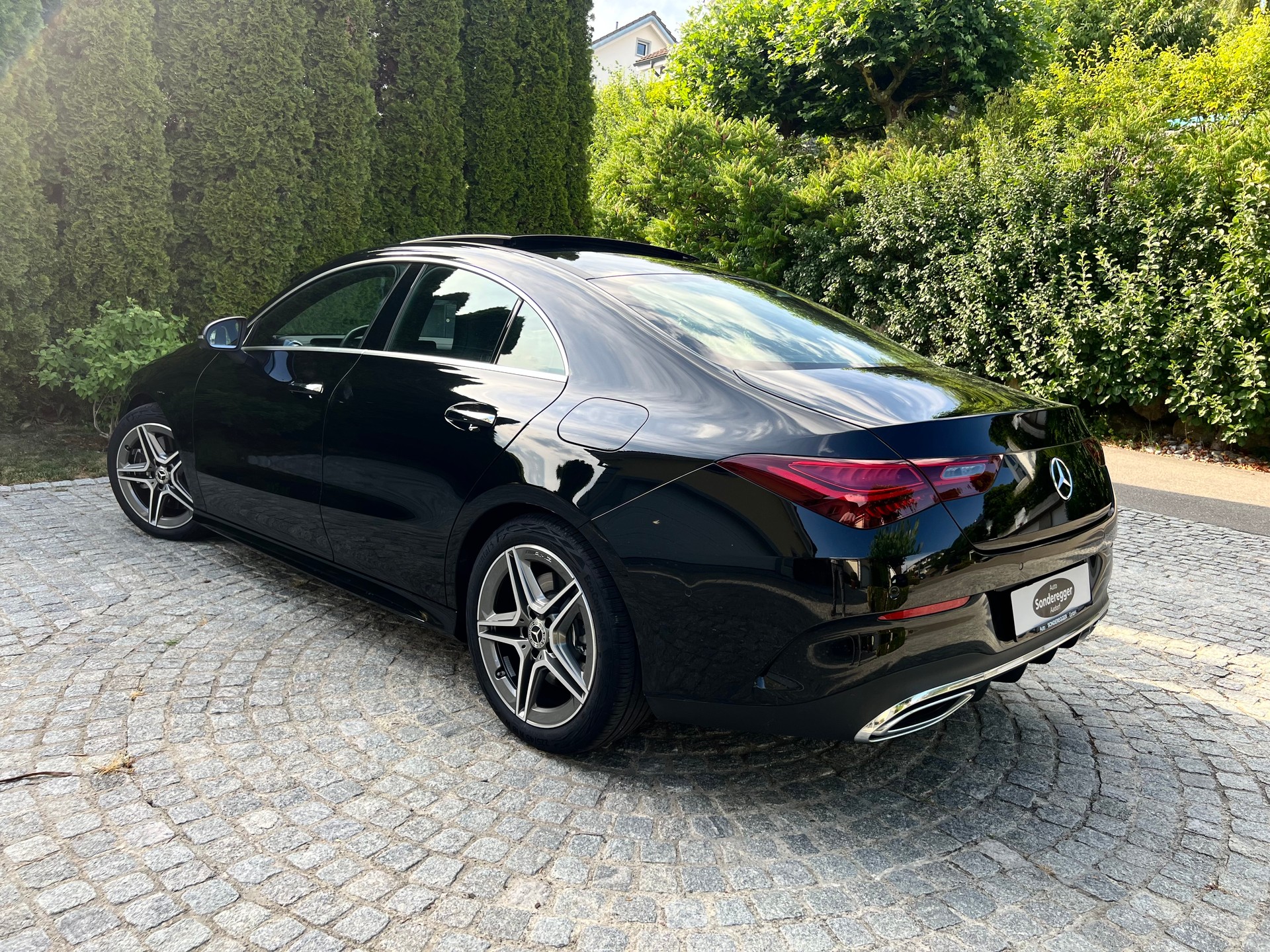 MERCEDES-BENZ CLA 250 4Matic 8G-DCT-showroom-element-3
