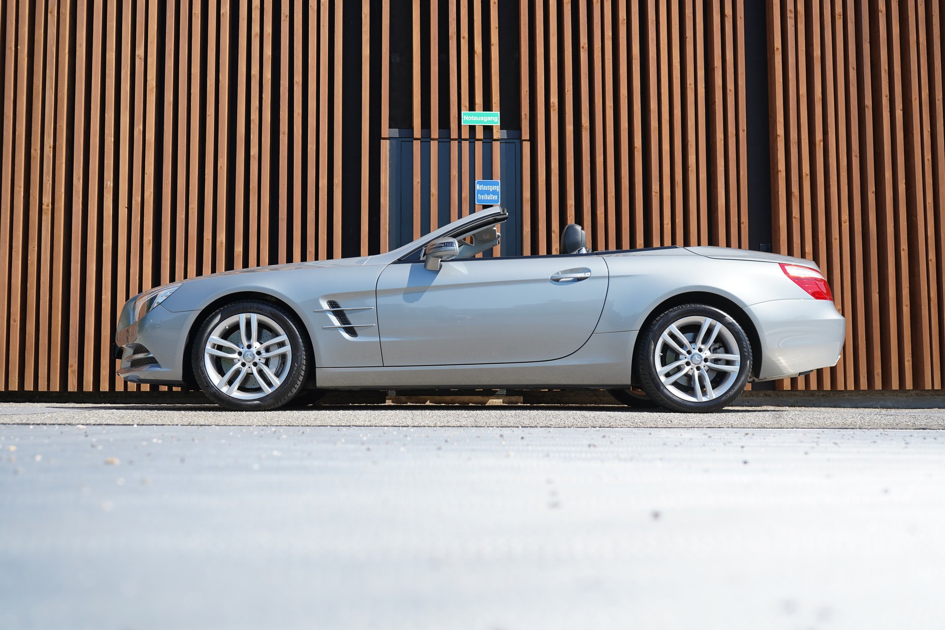 MERCEDES-BENZ SL 400 7G-TRONIC l 333 PS-showroom-element-1
