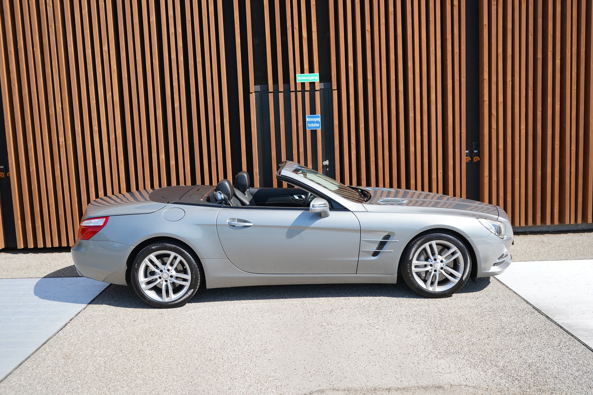 MERCEDES-BENZ SL 400 7G-TRONIC l 333 PS-showroom-element-2