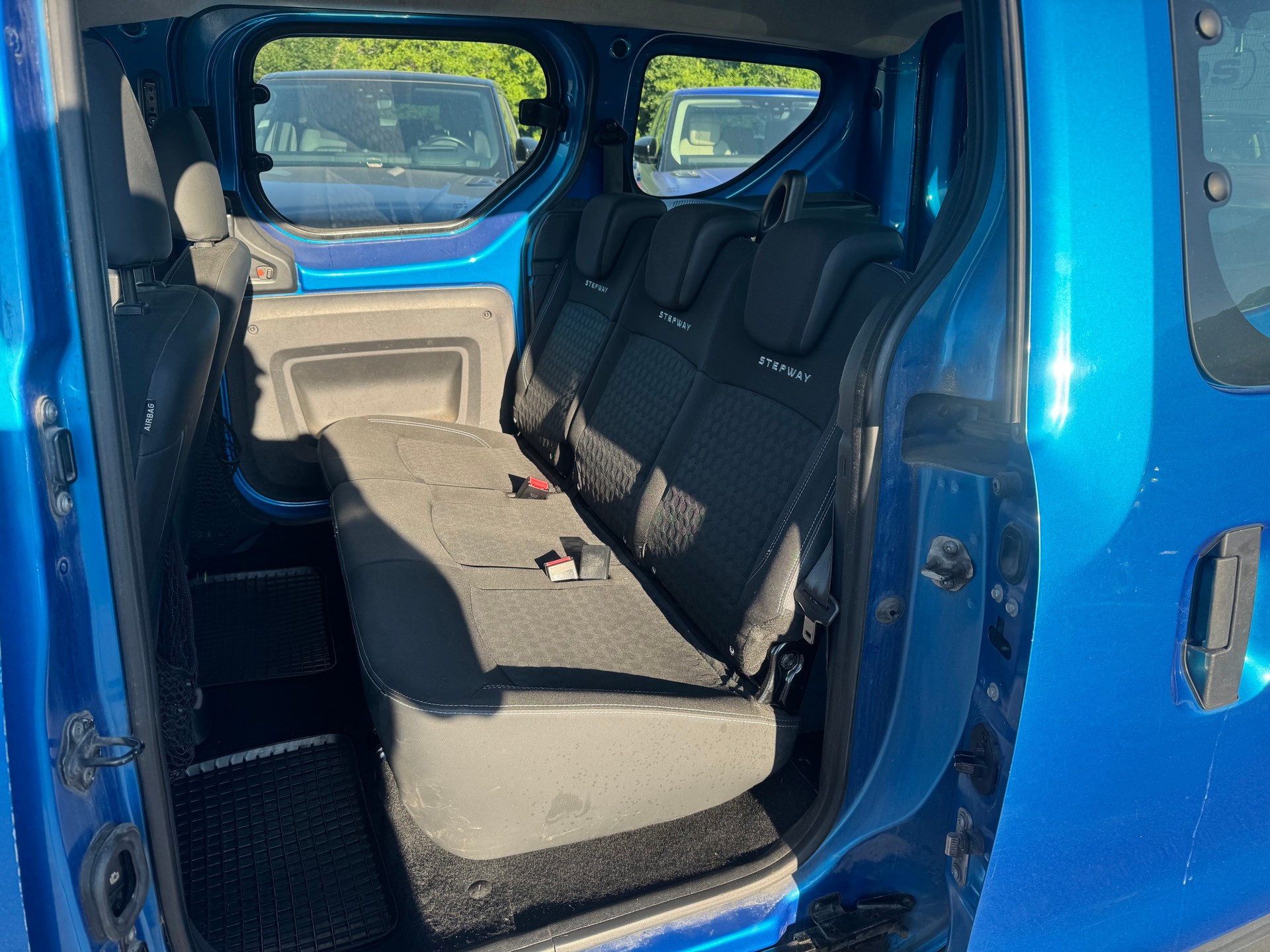 DACIA Dokker 1.2 T Stepway-image-11