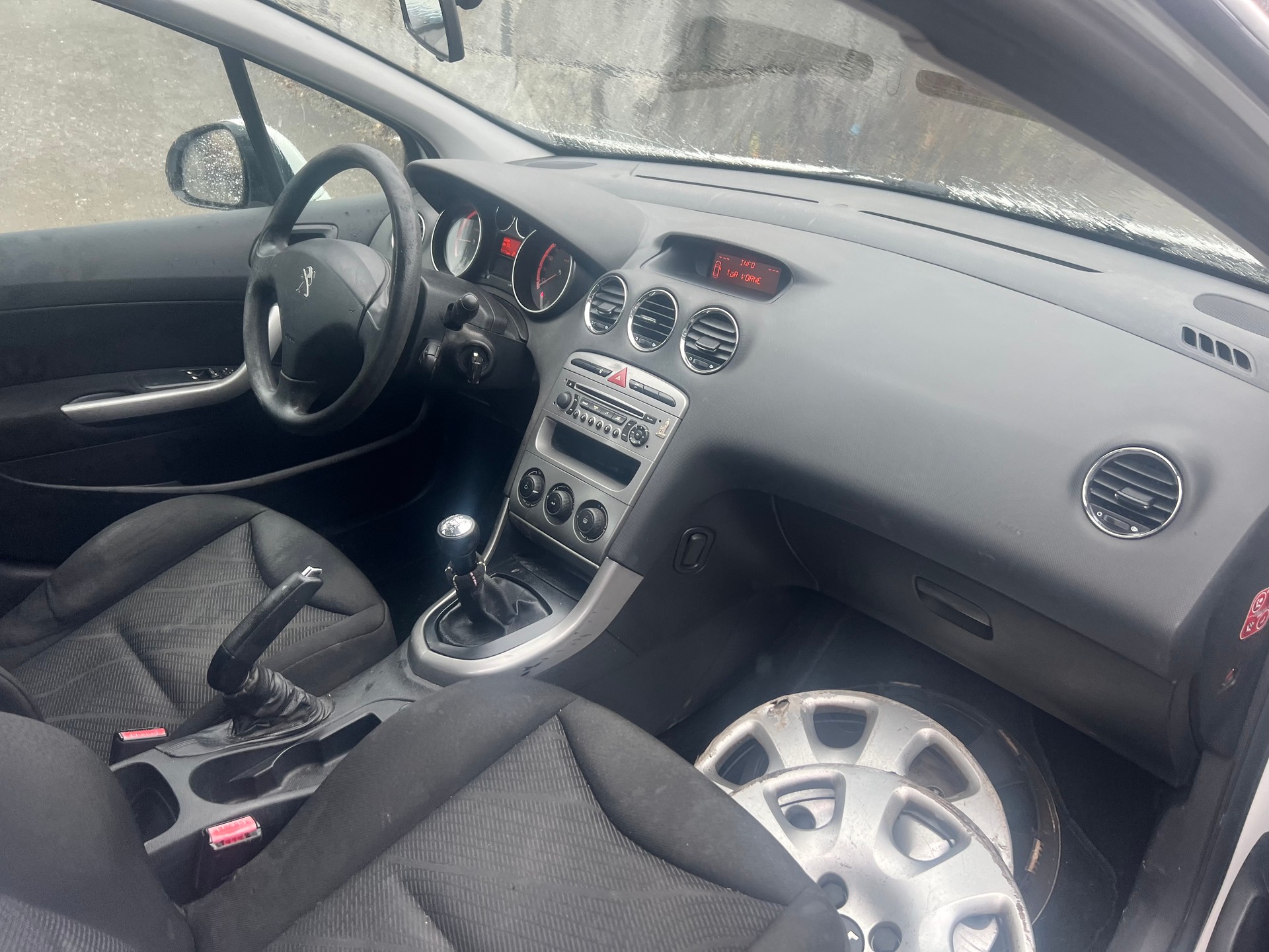 PEUGEOT 308 SW 1.4 16V VTI Access-image-9