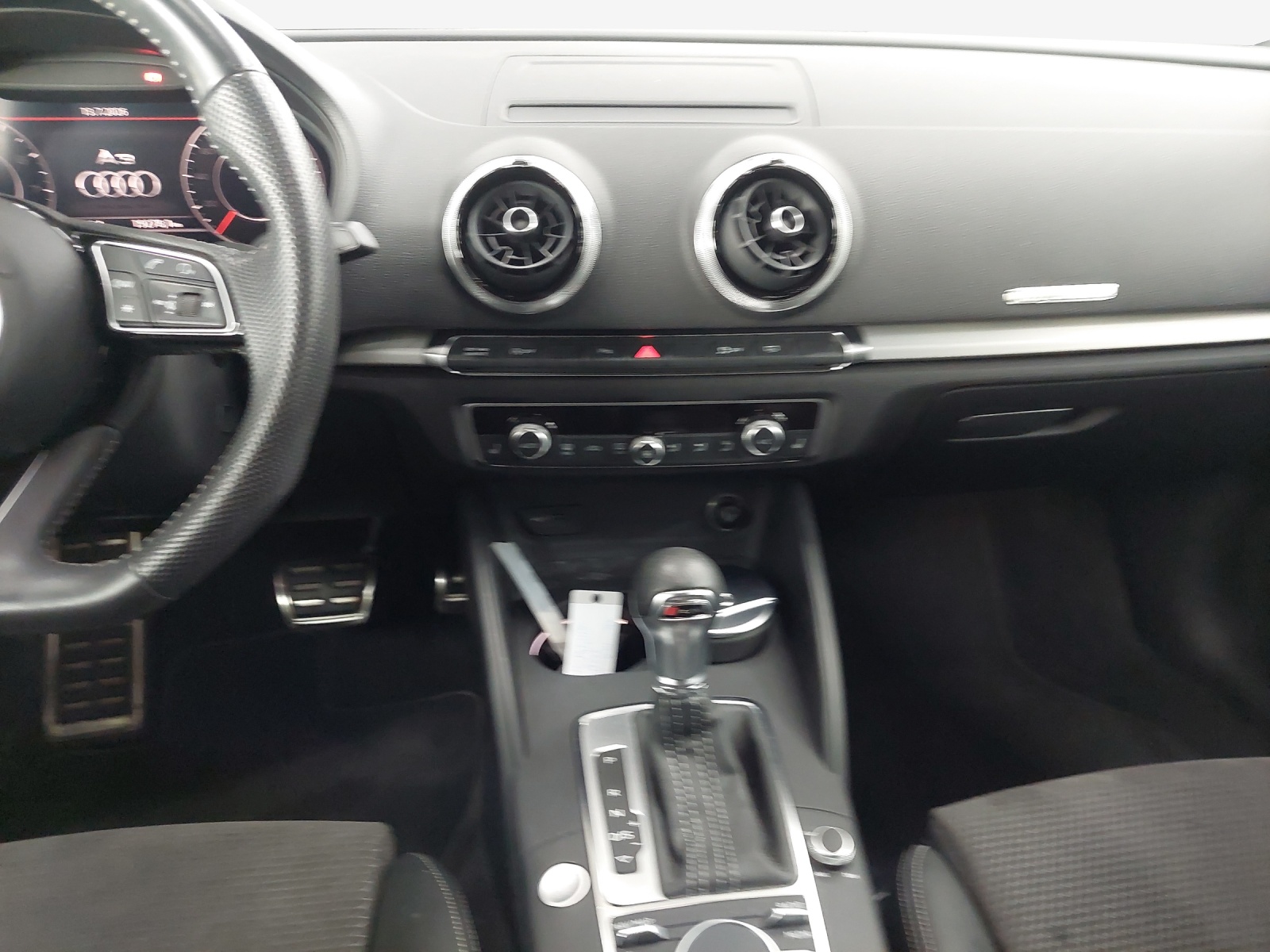 AUDI A3 Sportback 1.5 TFSI S-tronic Sport-image-10