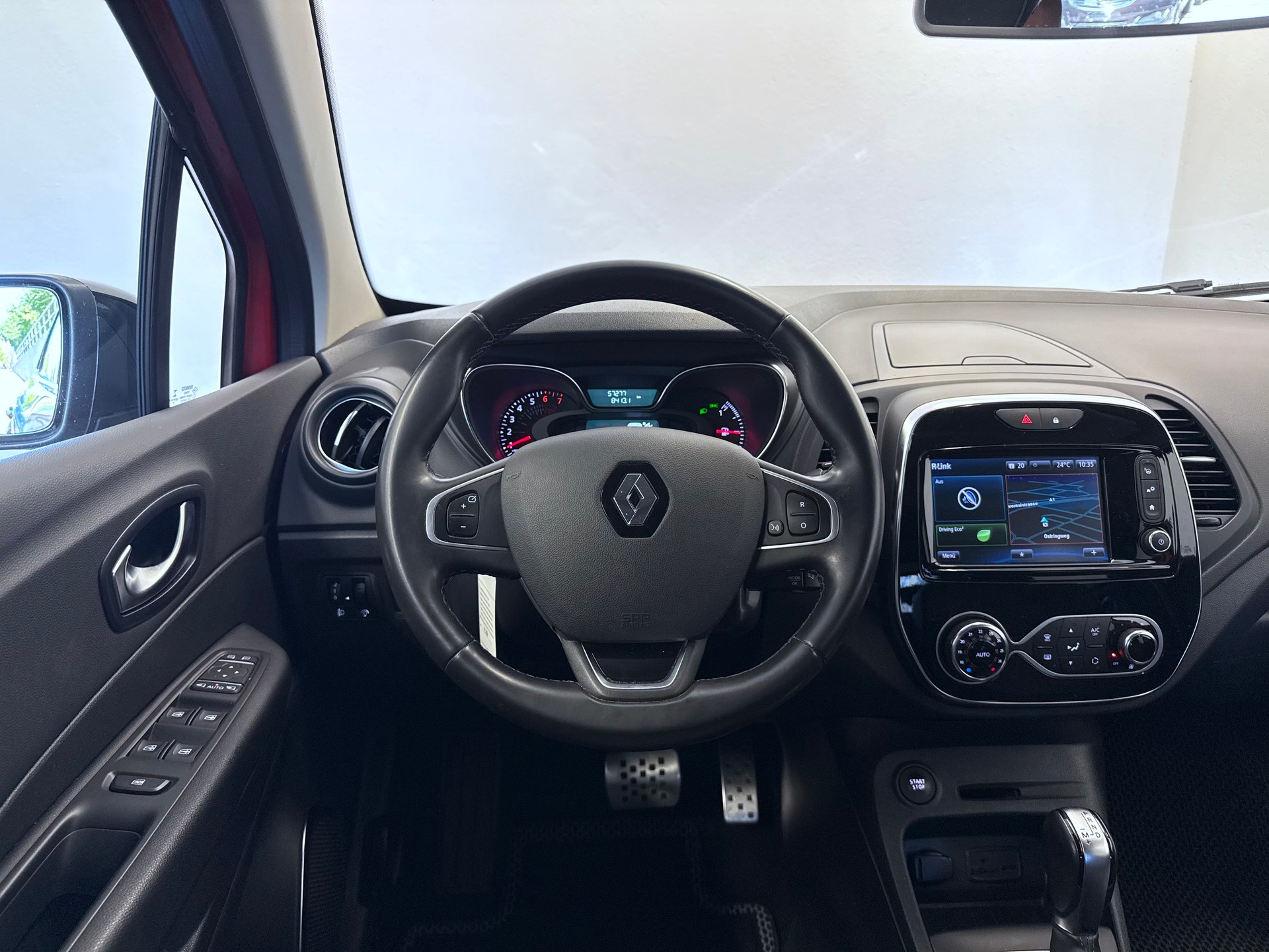 RENAULT Captur 1.2 T 16V 90th Anniversary EDC-image-21