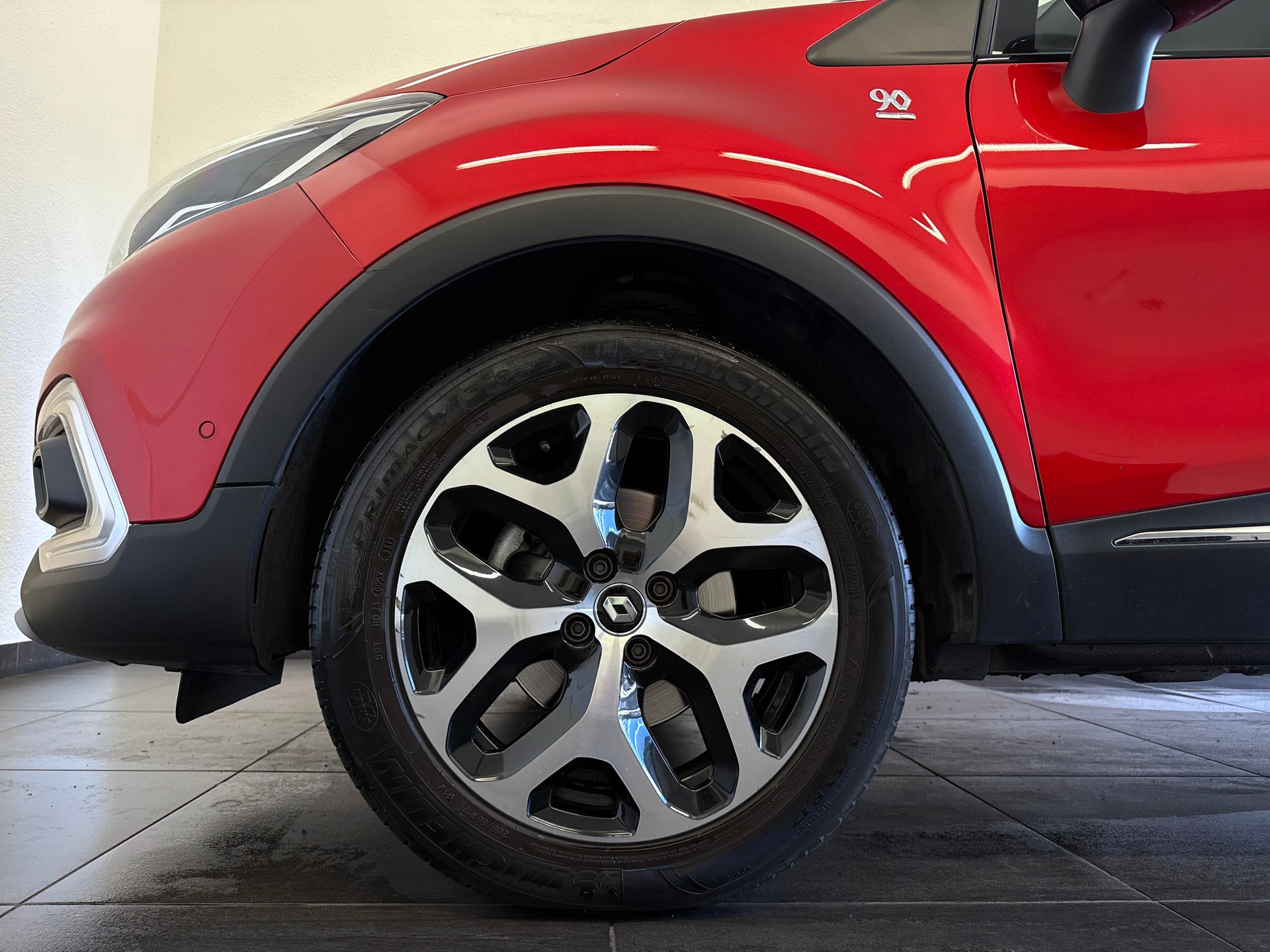 RENAULT Captur 1.2 T 16V 90th Anniversary EDC-image-4