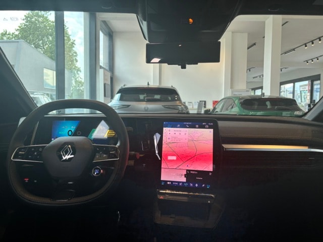 RENAULT Mégane E-TECH EV60 Iconic-image-10