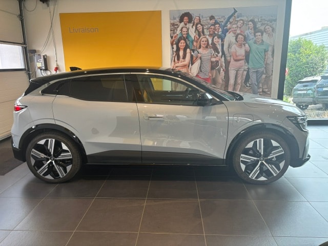 RENAULT Mégane E-TECH EV60 Iconic-showroom-element-1