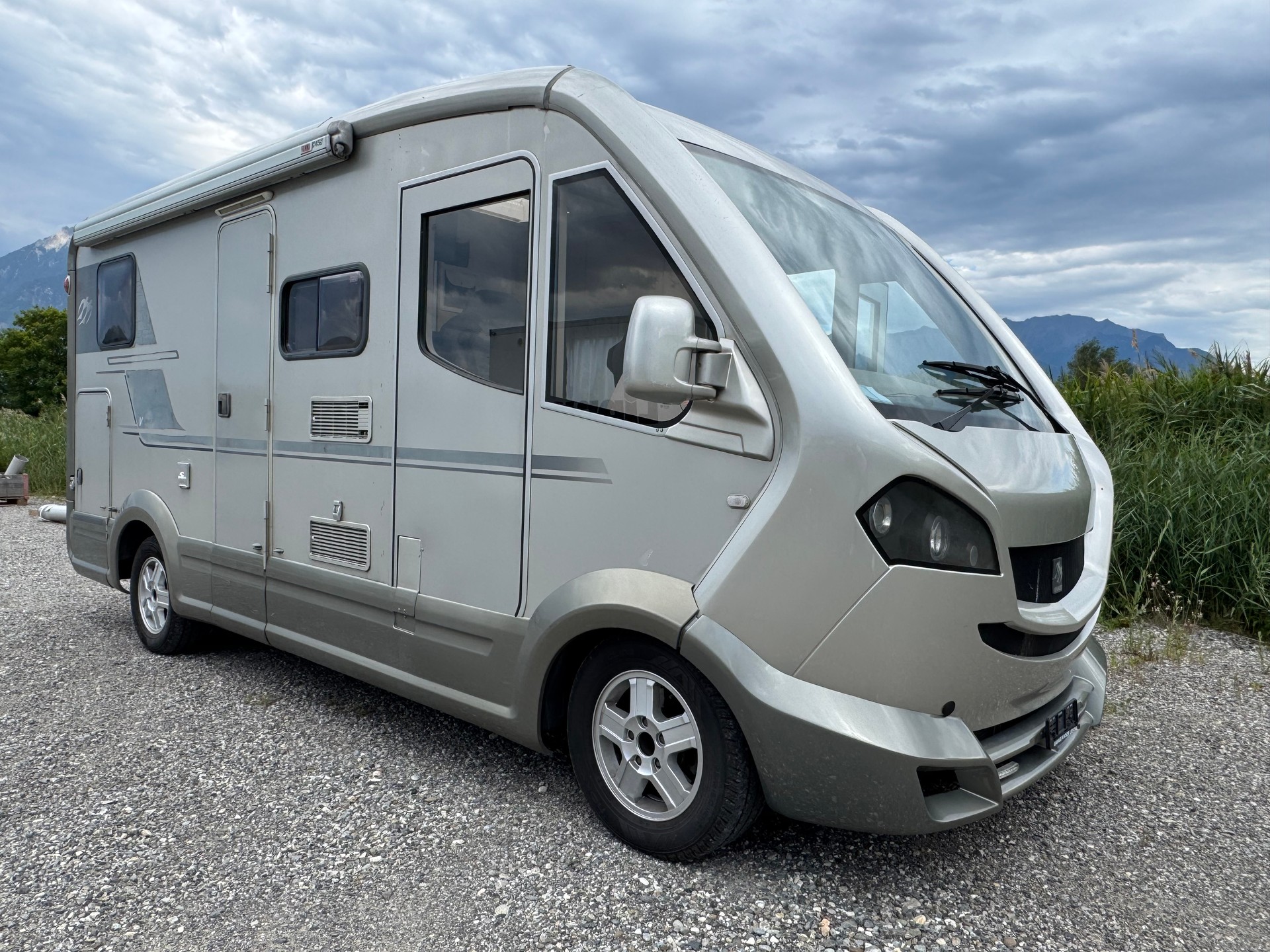 KNAUS Tabbert Renault Master 2.5 TDI - Nutzlast 750 kg Total 3500 kg - TV - Klima --image-1