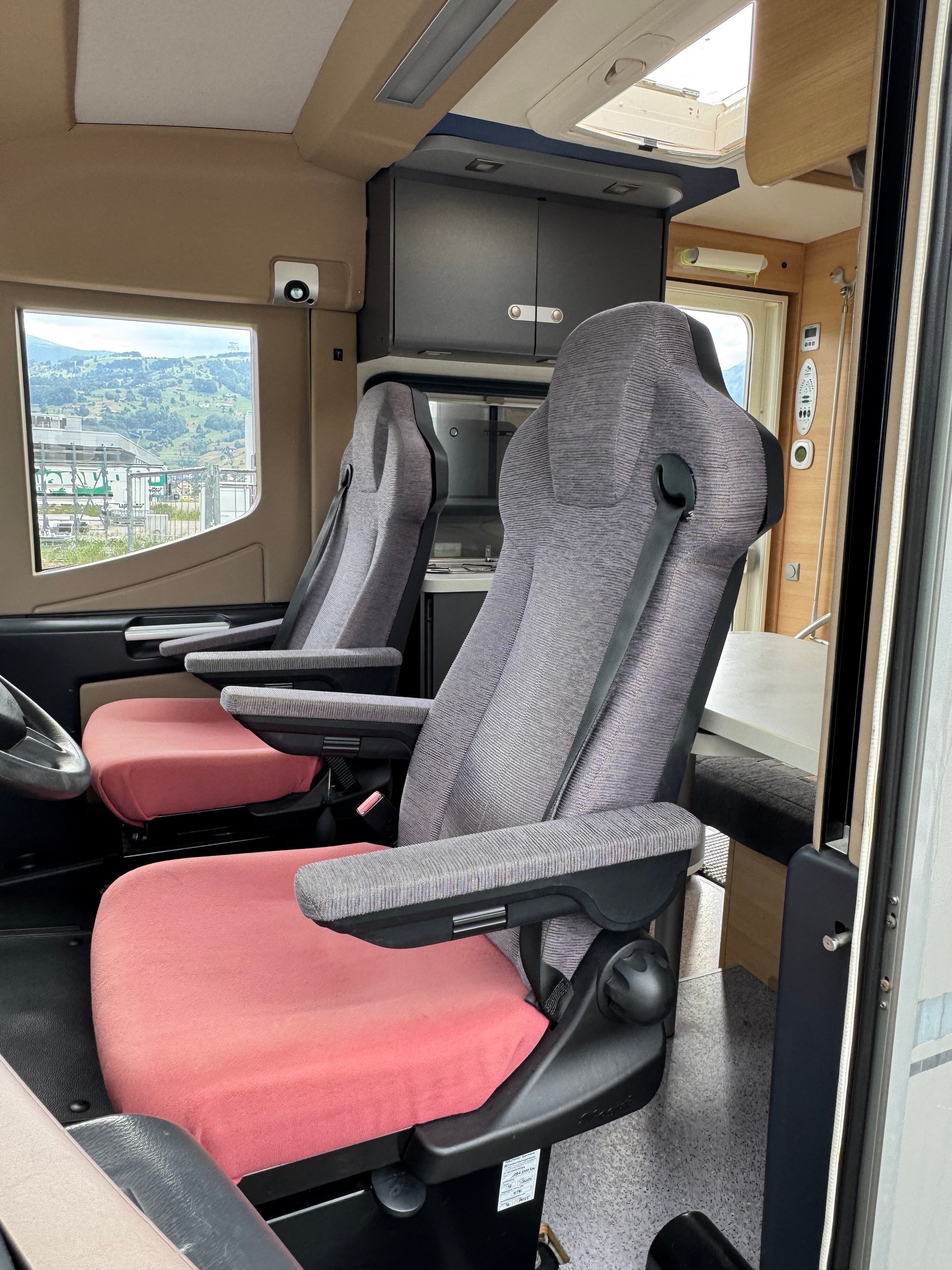 KNAUS Tabbert Renault Master 2.5 TDI - Nutzlast 750 kg Total 3500 kg - TV - Klima --image-9