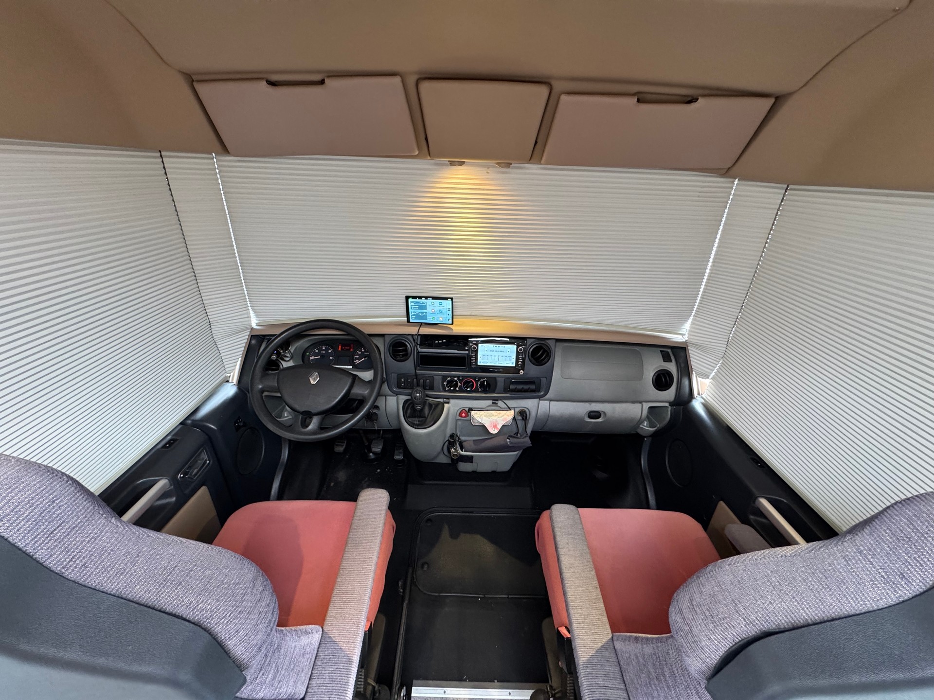 KNAUS Tabbert Renault Master 2.5 TDI - Nutzlast 750 kg Total 3500 kg - TV - Klima --image-7