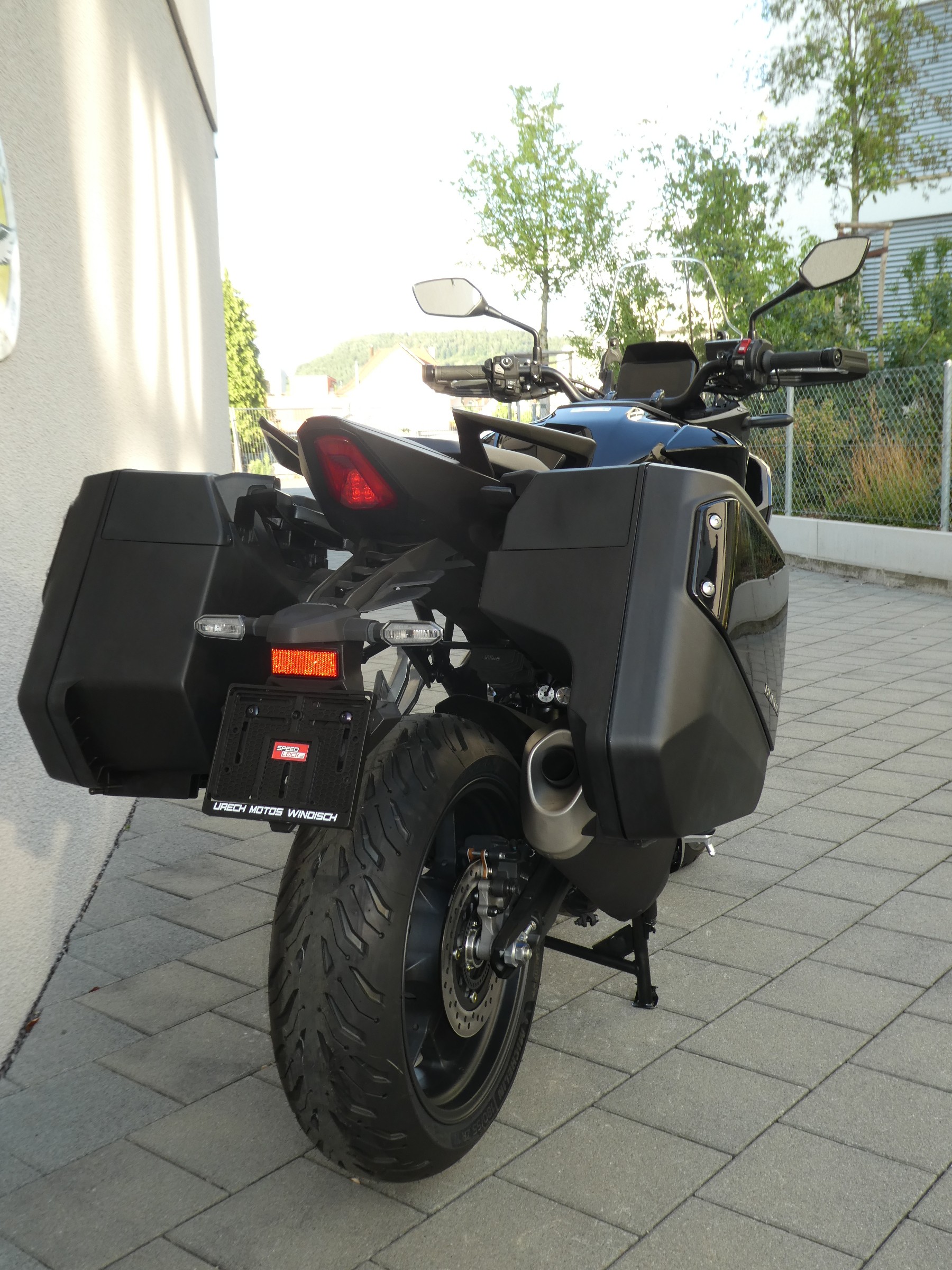 HONDA CB 1000 GT-image-4