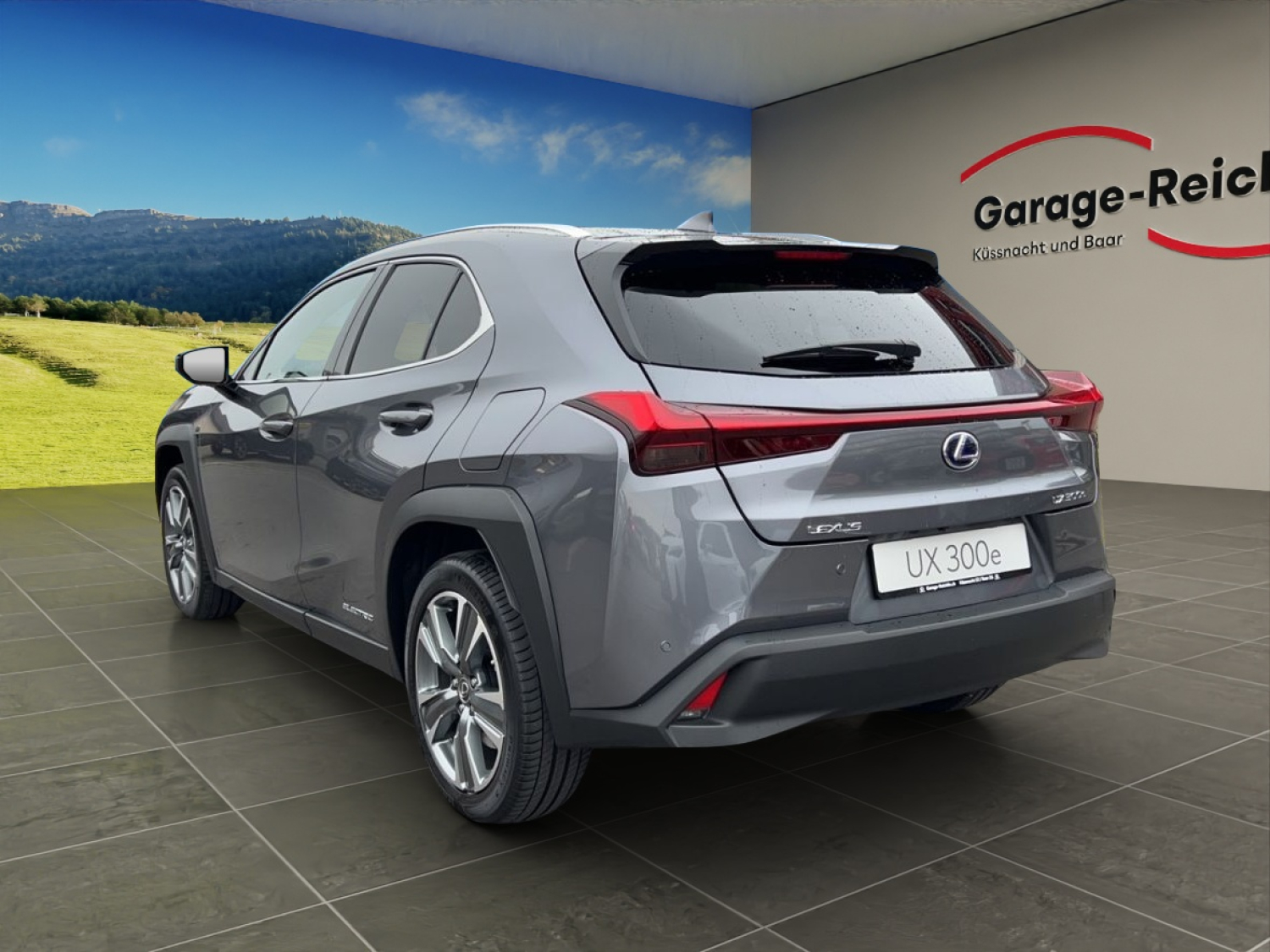 LEXUS UX 300e Excellence-showroom-element-2