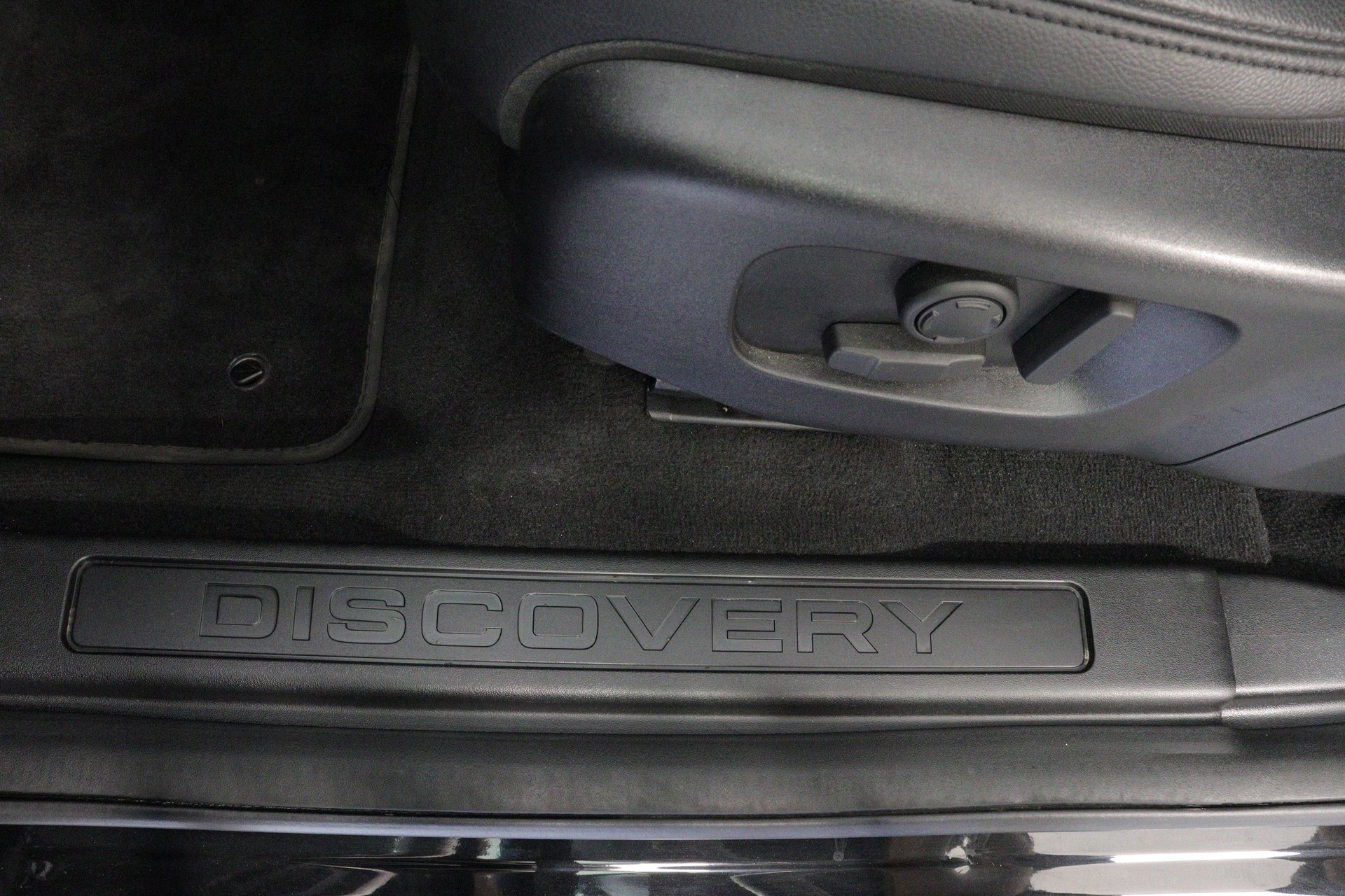 LAND ROVER Discovery Sport 2.0 SD4 200 SE-image-7