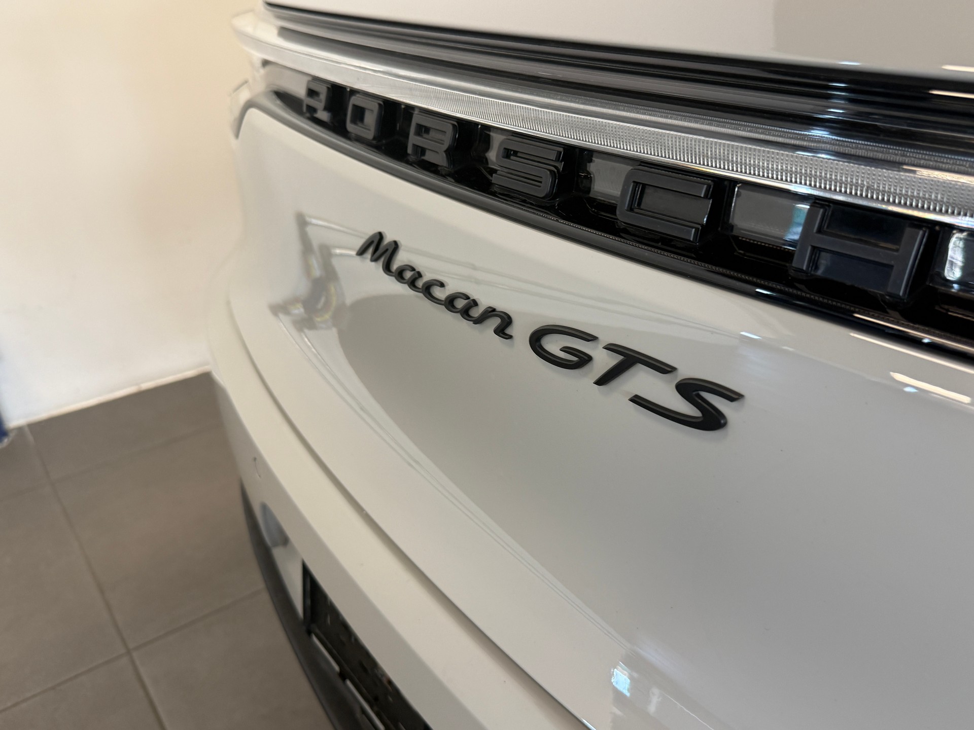 PORSCHE Macan GTS PDK-image-4