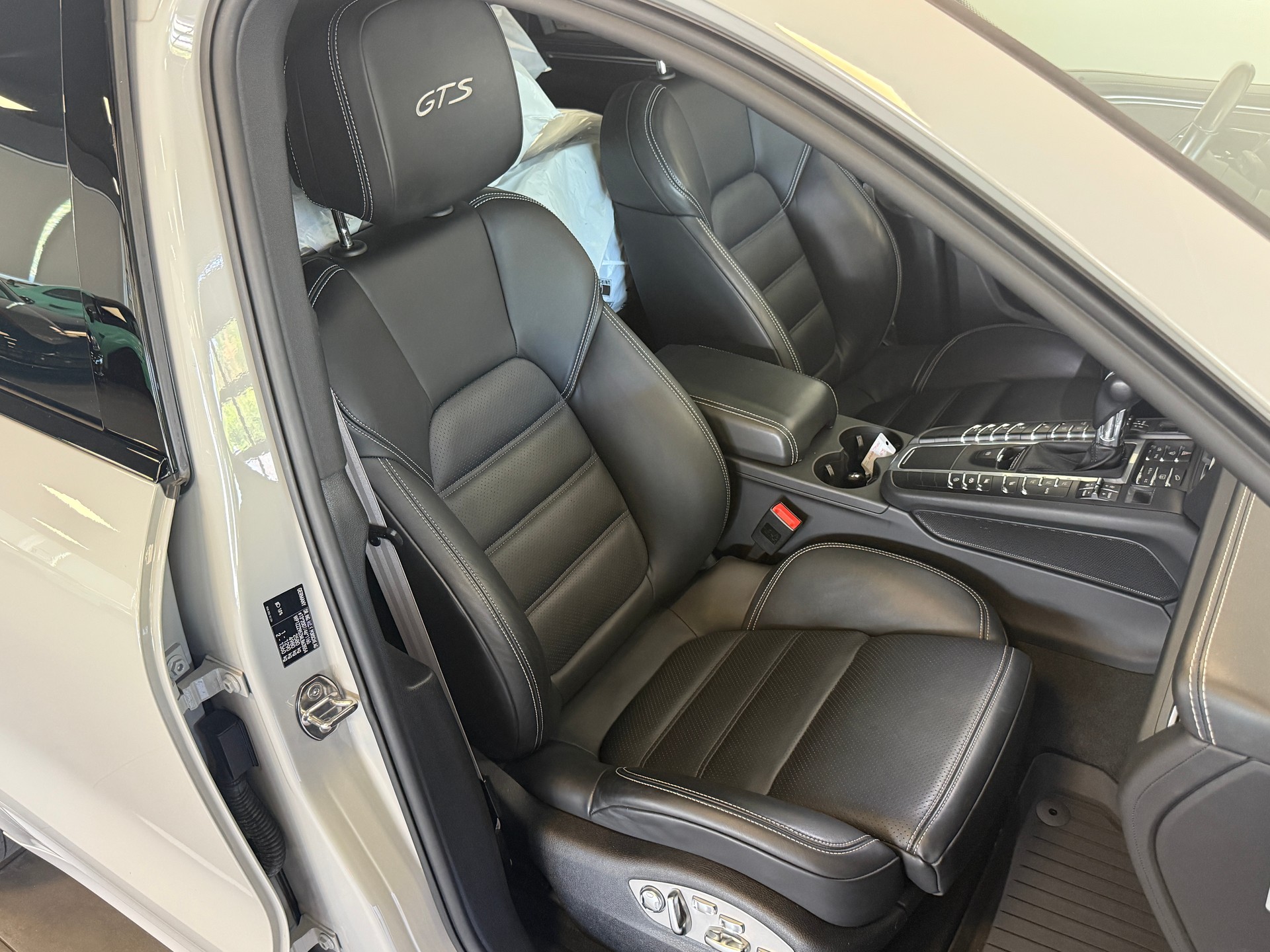 PORSCHE Macan GTS PDK-image-8