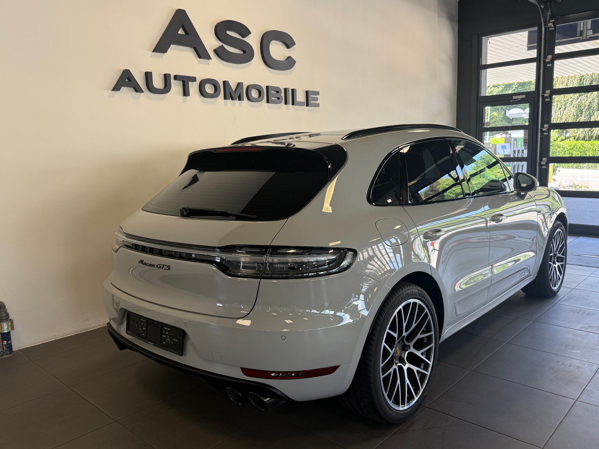 PORSCHE Macan GTS PDK-showroom-element-3