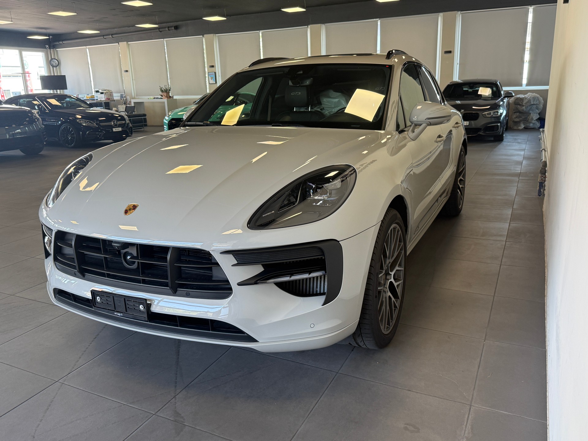 PORSCHE Macan GTS PDK-showroom-element-1