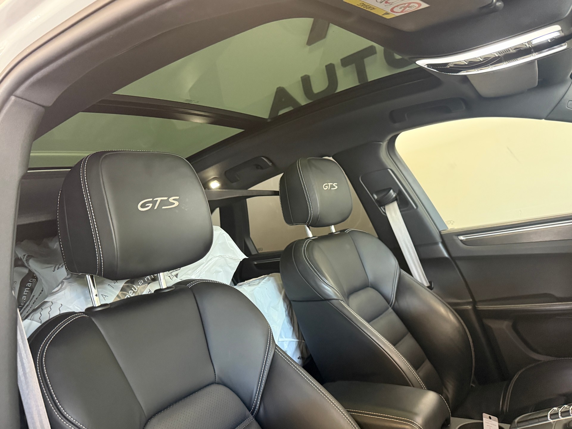 PORSCHE Macan GTS PDK-image-15