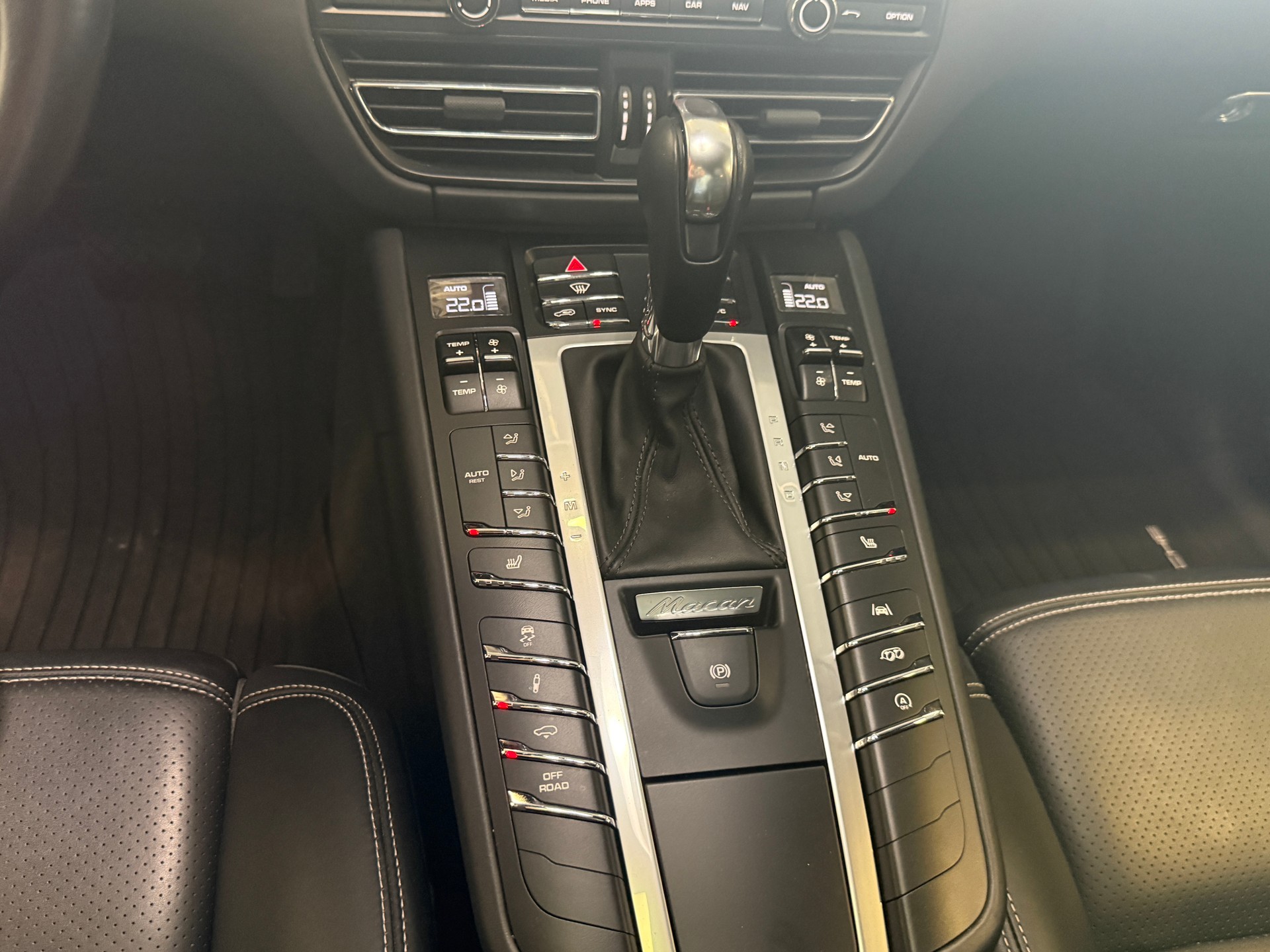 PORSCHE Macan GTS PDK-image-14
