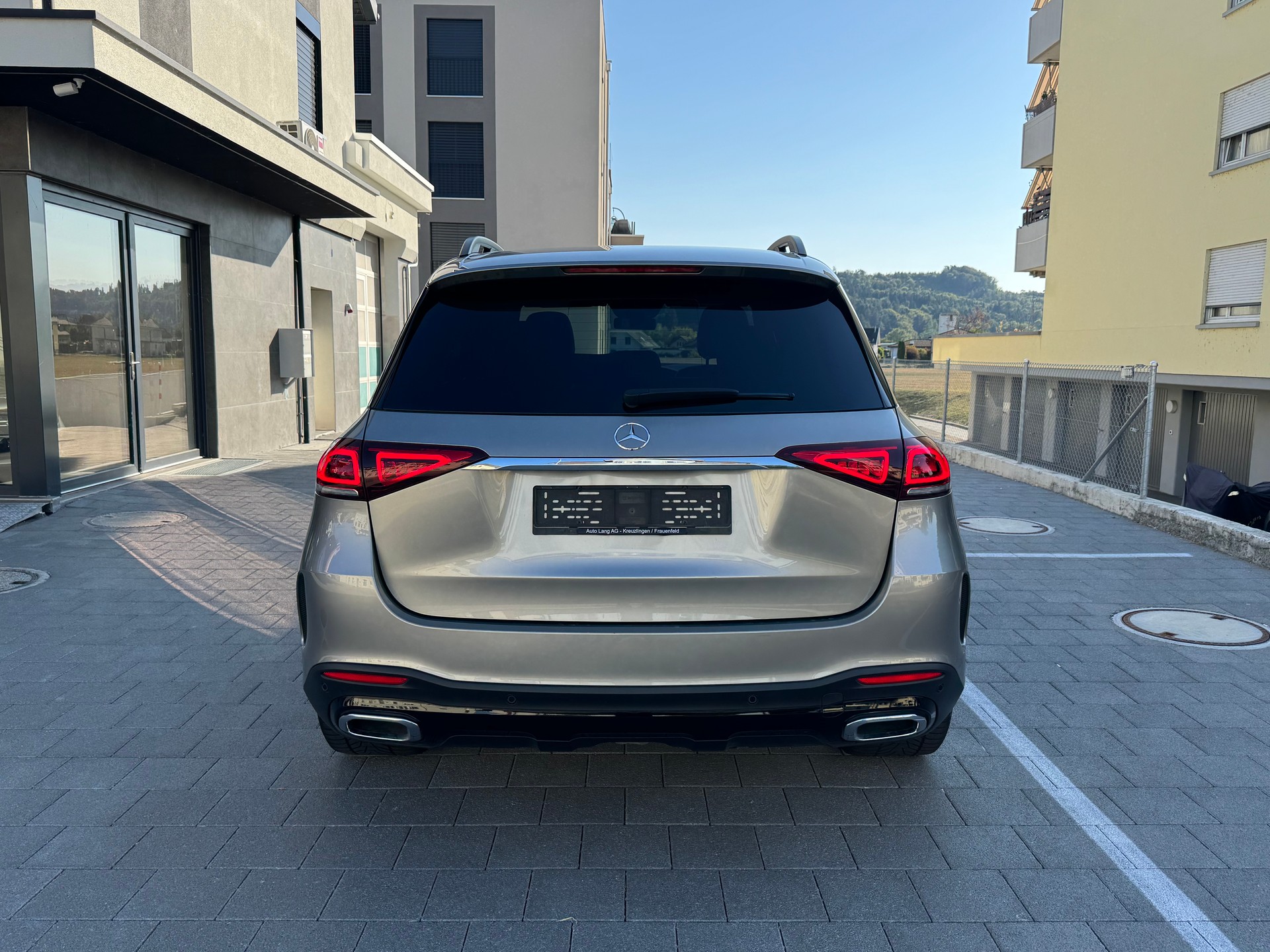 MERCEDES-BENZ GLE 450 4Matic AMG Line 9G-Tronic-showroom-element-3
