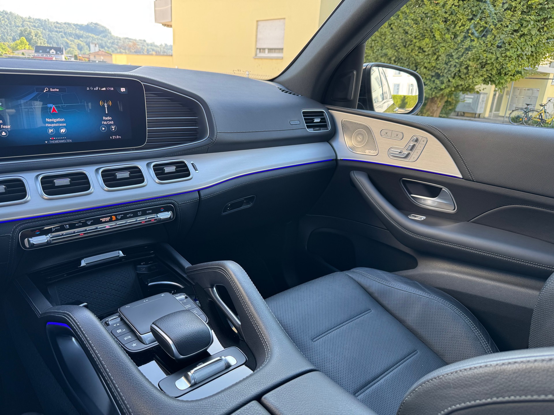 MERCEDES-BENZ GLE 450 4Matic AMG Line 9G-Tronic-image-12