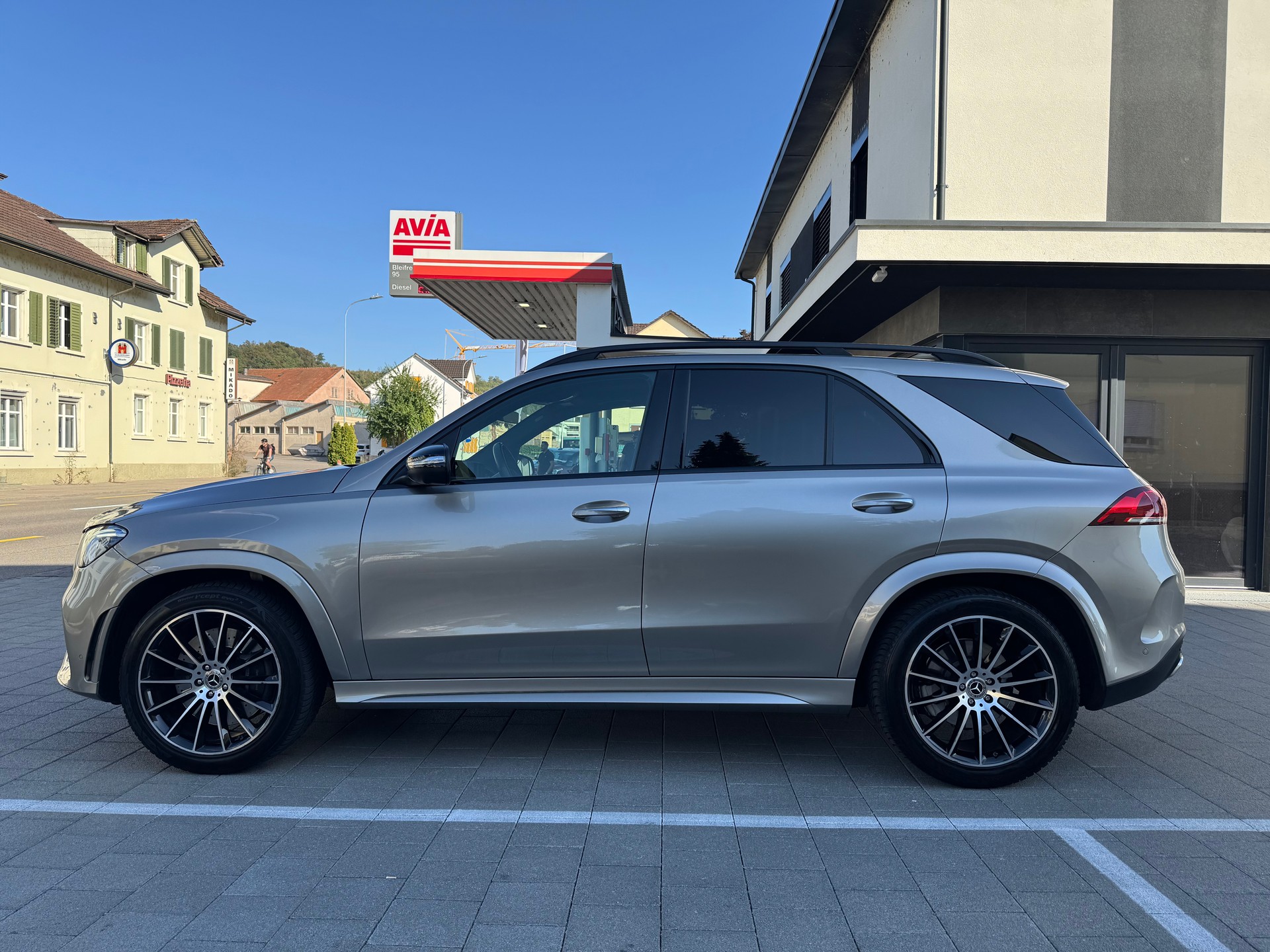 MERCEDES-BENZ GLE 450 4Matic AMG Line 9G-Tronic-showroom-element-1
