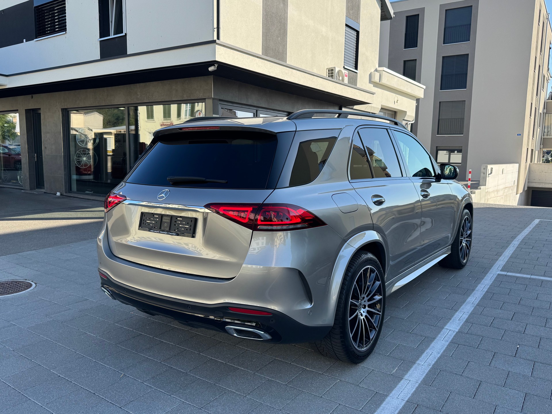 MERCEDES-BENZ GLE 450 4Matic AMG Line 9G-Tronic-image-5