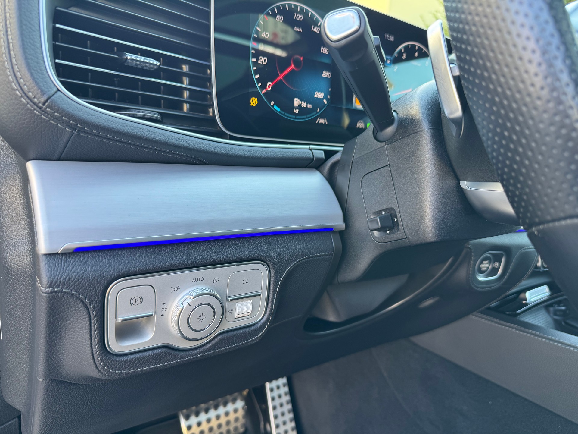 MERCEDES-BENZ GLE 450 4Matic AMG Line 9G-Tronic-image-16