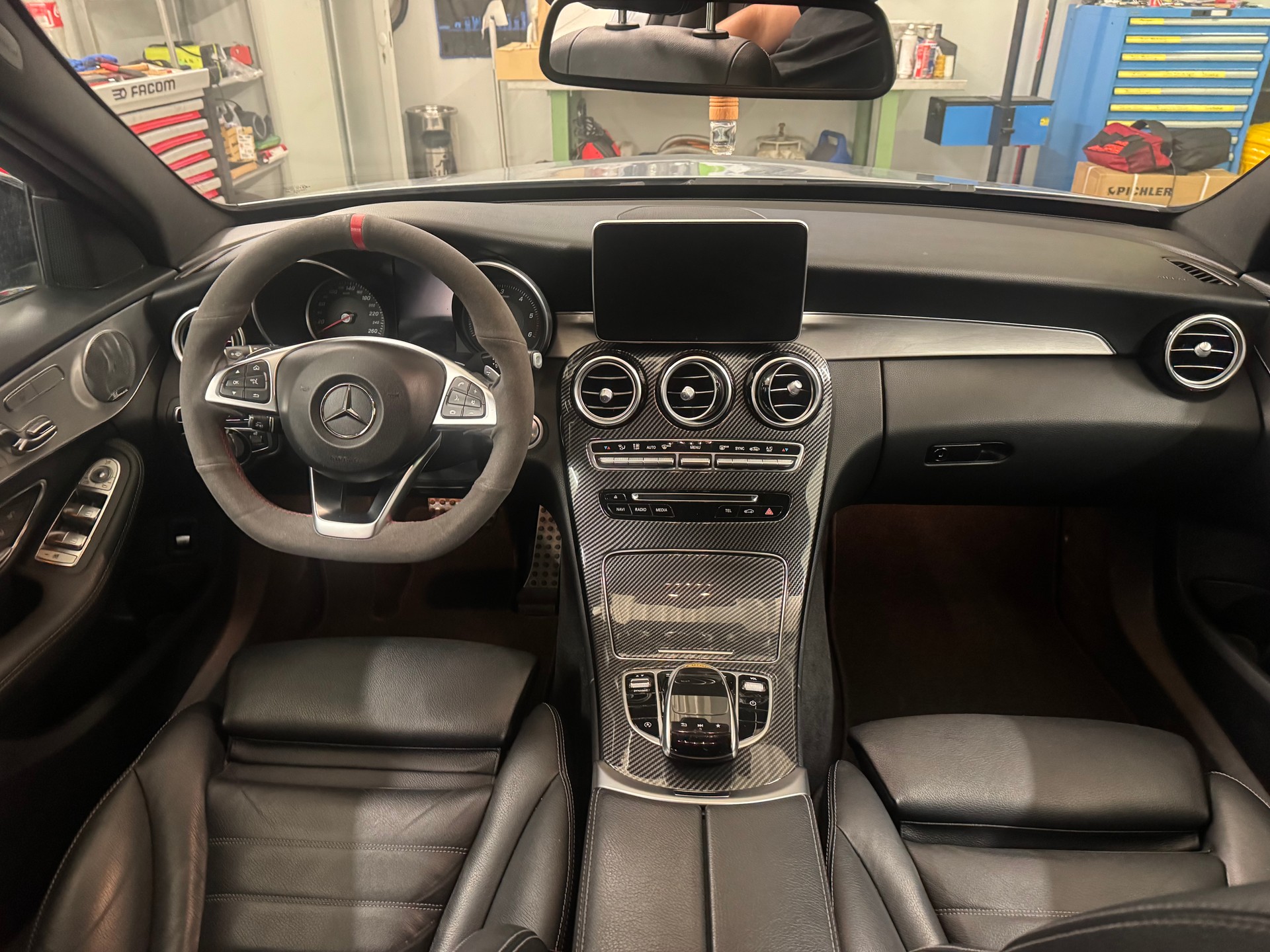 MERCEDES-BENZ C 250 d AMG Line 4Matic 9G-Tronic-image-8