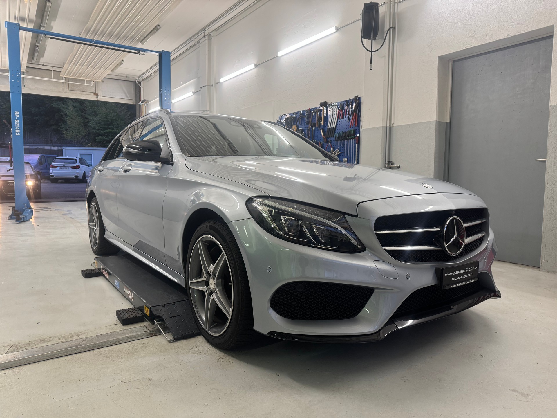 MERCEDES-BENZ C 250 d AMG Line 4Matic 9G-Tronic-showroom-element-2