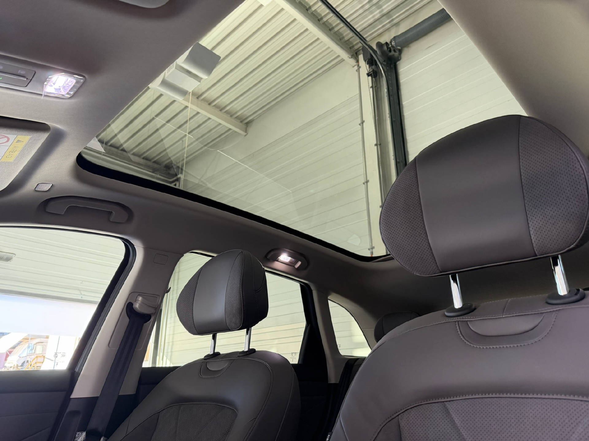 MG S6 EV 77 kWh Luxury 4WD-image-18