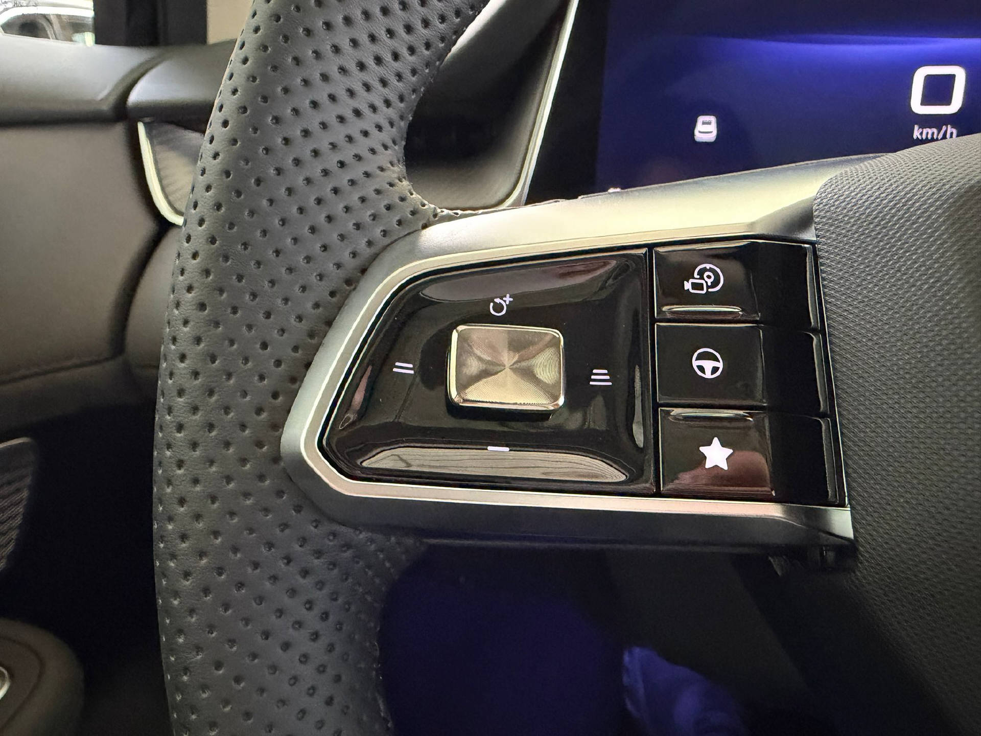 MG S6 EV 77 kWh Luxury 4WD-image-10
