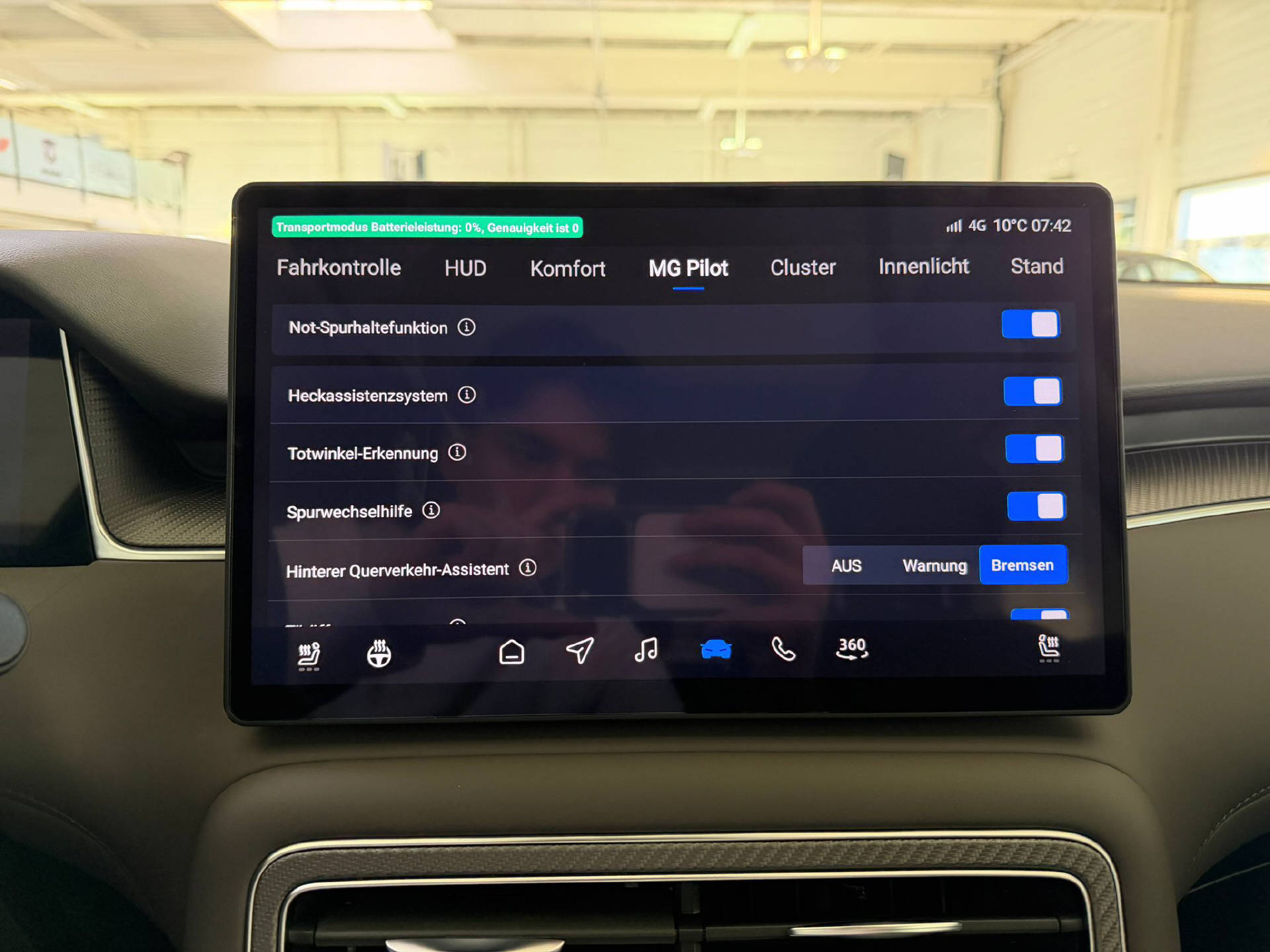 MG S6 EV 77 kWh Luxury 4WD-image-12