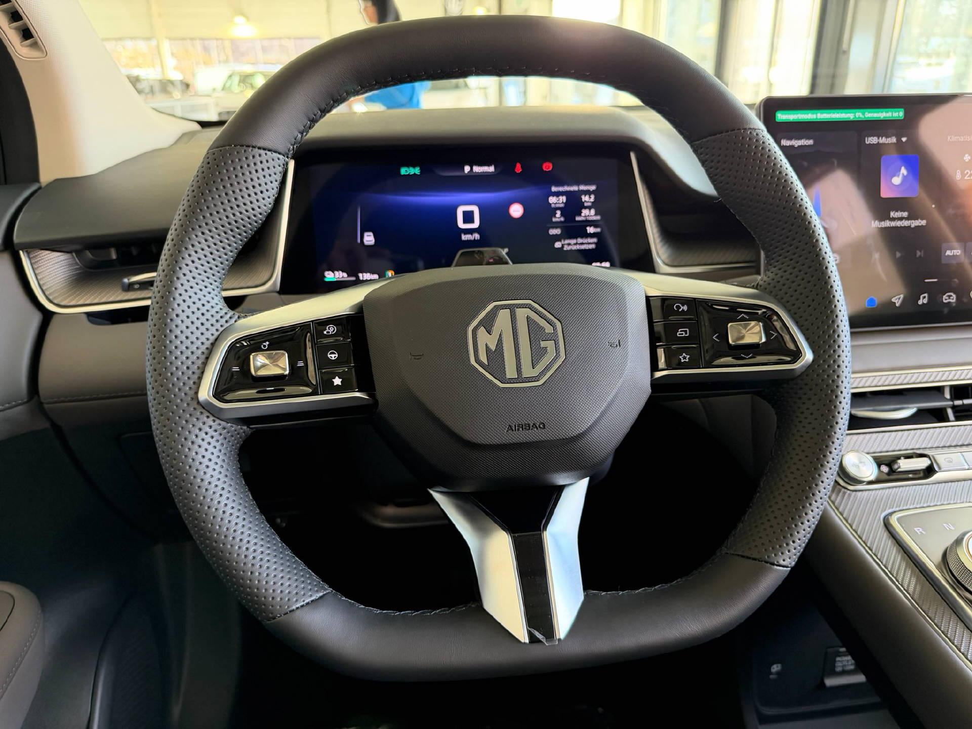 MG S6 EV 77 kWh Luxury 4WD-image-9