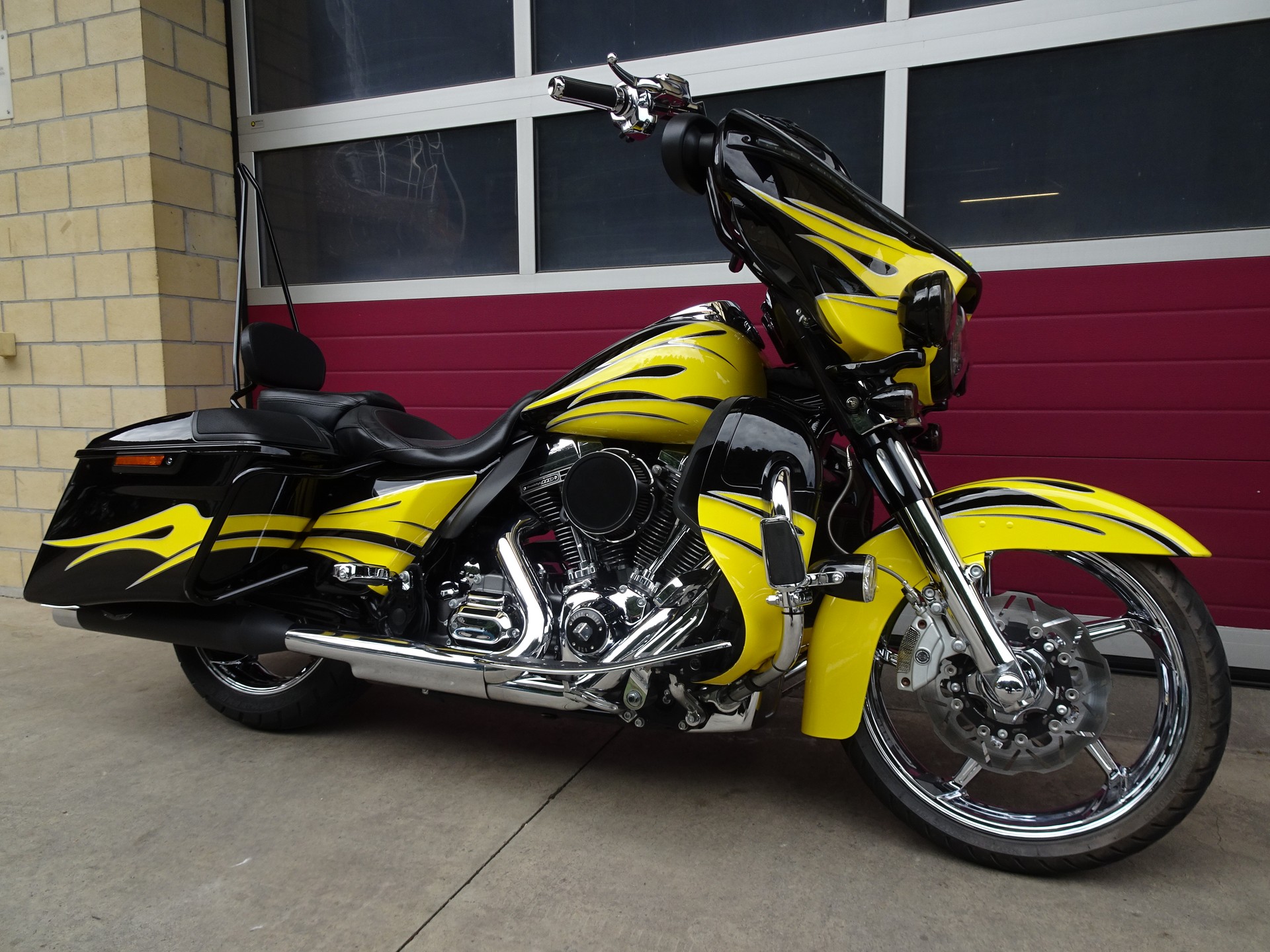 HARLEY-DAVIDSON FLHXSE Street Glide ABS CVO-image-10