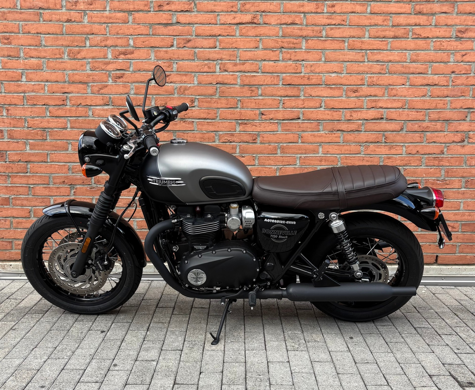 TRIUMPH Bonneville T120 Black-image-4