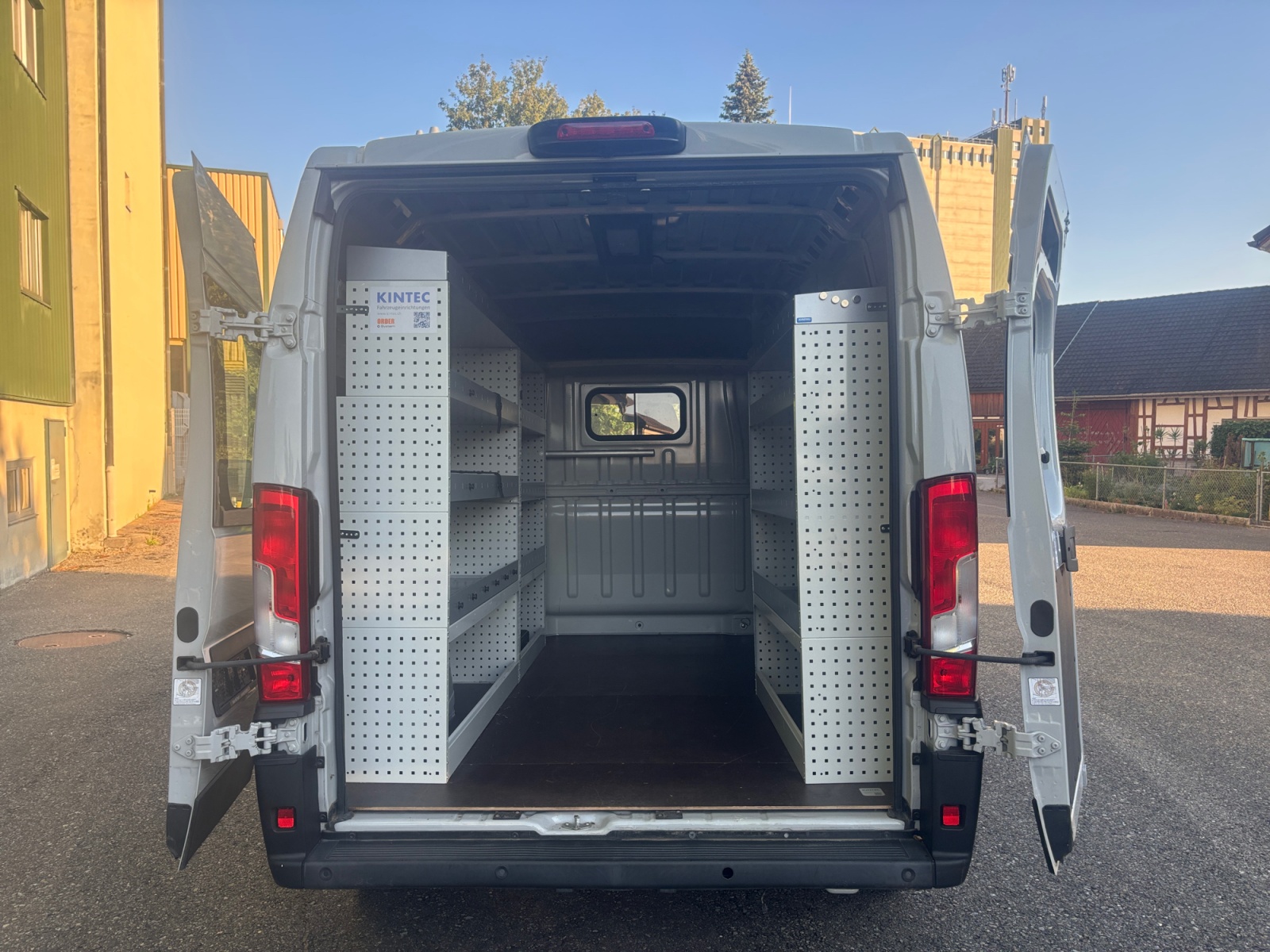 FIAT E-Ducato 35 47kWh L2H2 * Fahrzeugeinrichtung Gratis * 1000 kg Nutzlast * Top Preis *-showroom-element-3