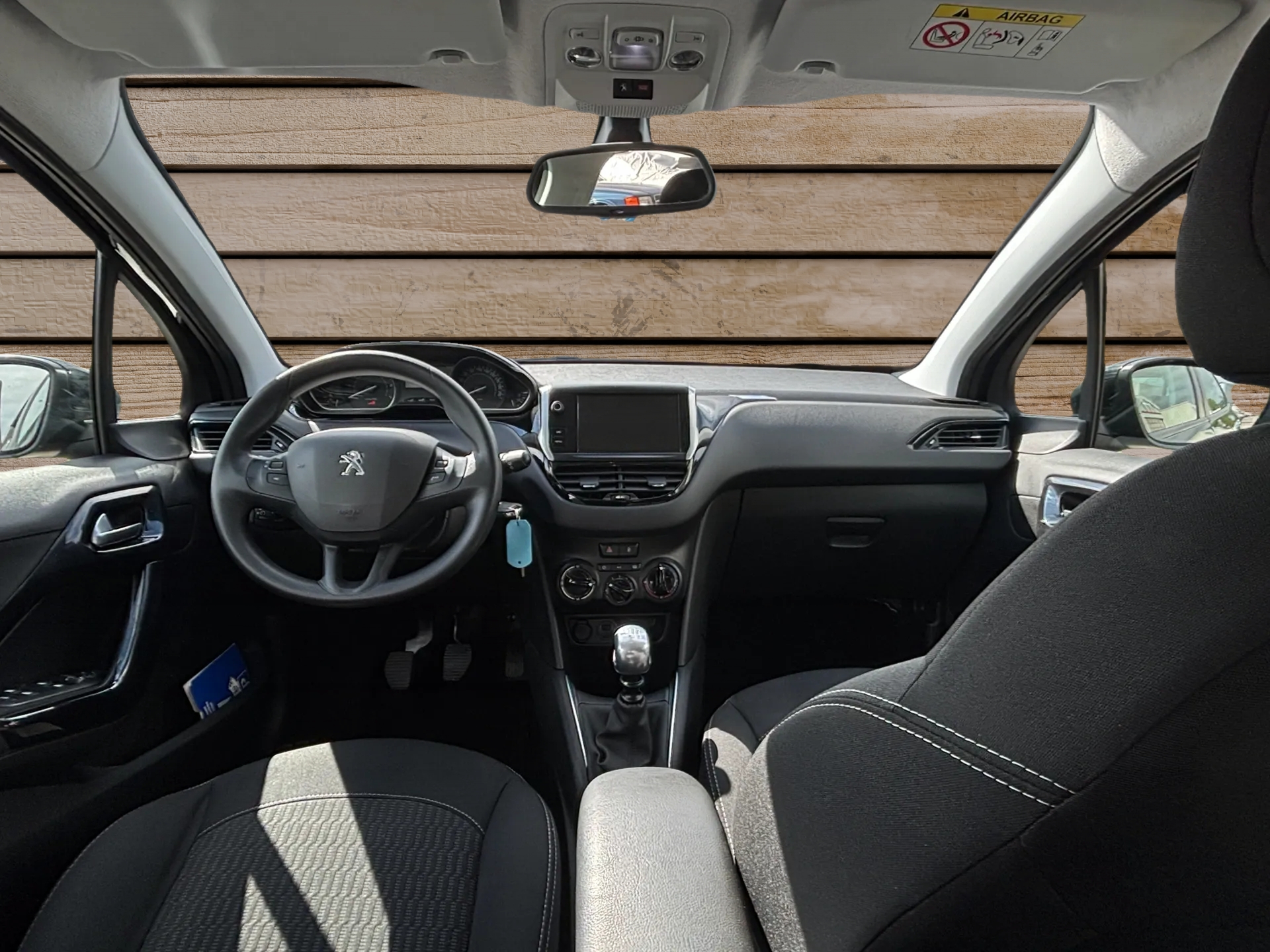 PEUGEOT 208 1.2 PureTech Allure-image-6