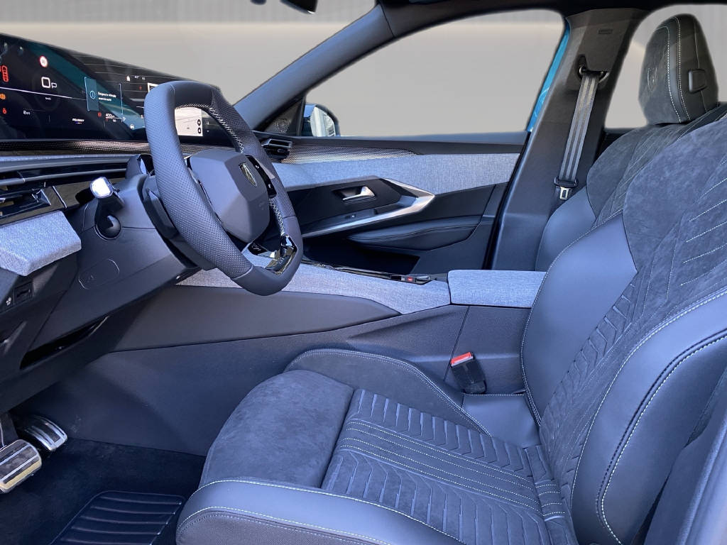 PEUGEOT 3008 1.2 Hybrid GT Exclusive-image-9