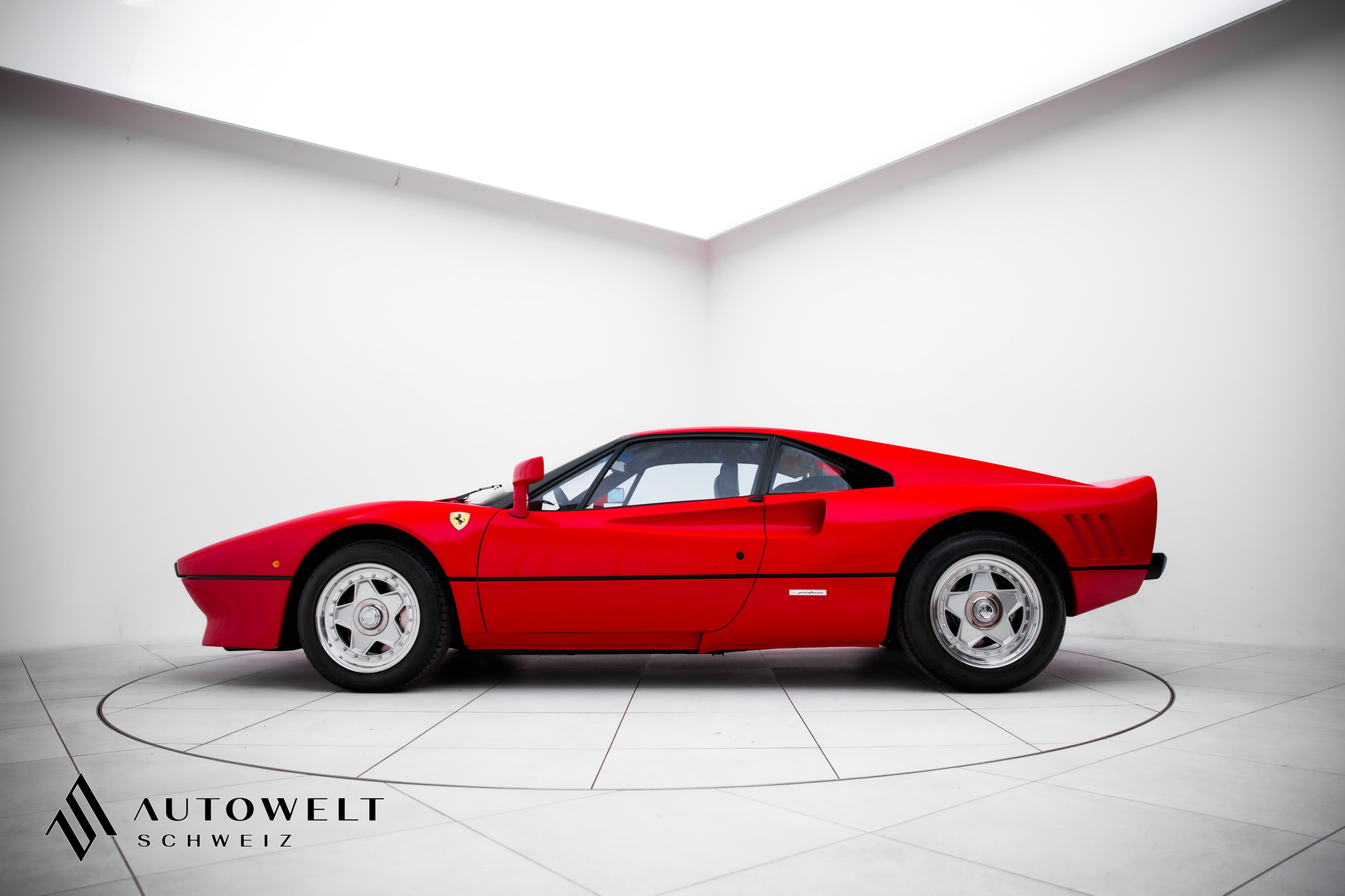 FERRARI 288 GTO-showroom-element-1