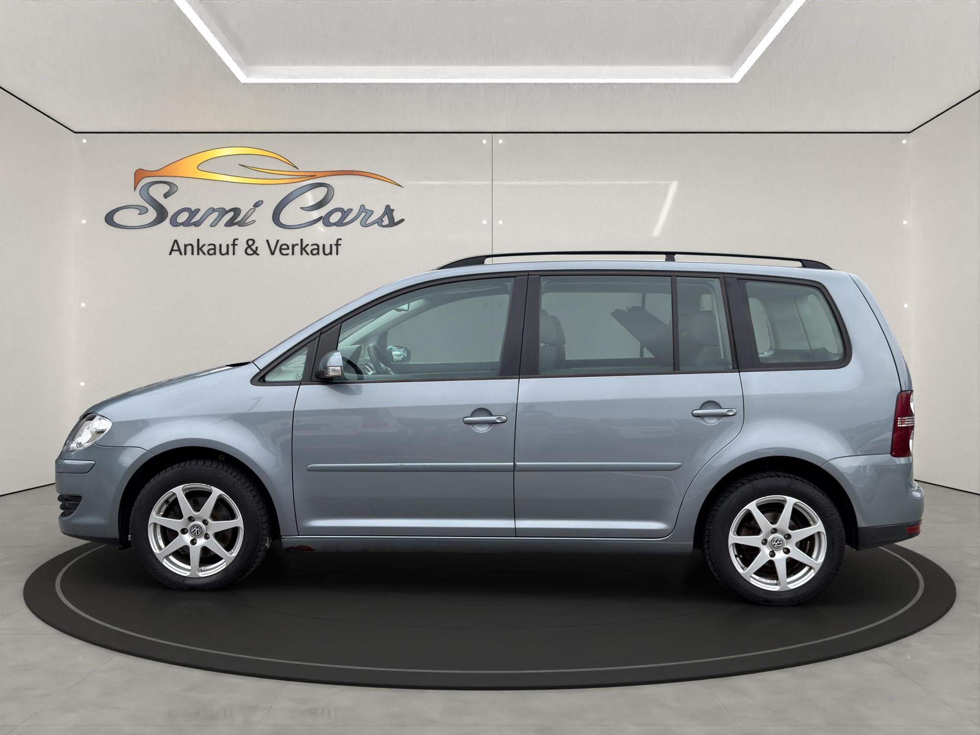 VW Touran 1.4 TSI Highline-showroom-element-2