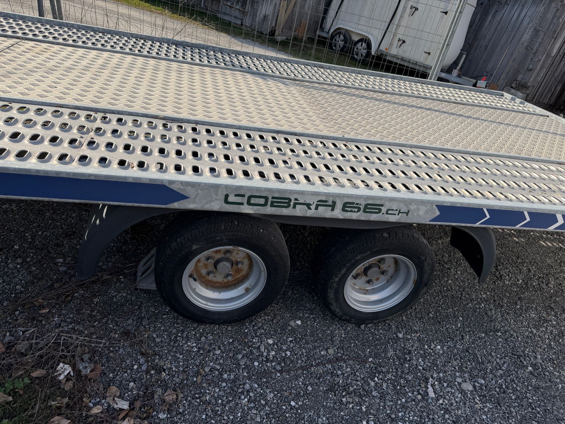LORRIES S221-image-4